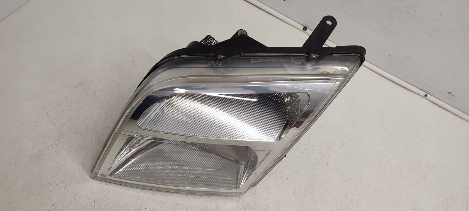 light front front left Ford Transit Connect
