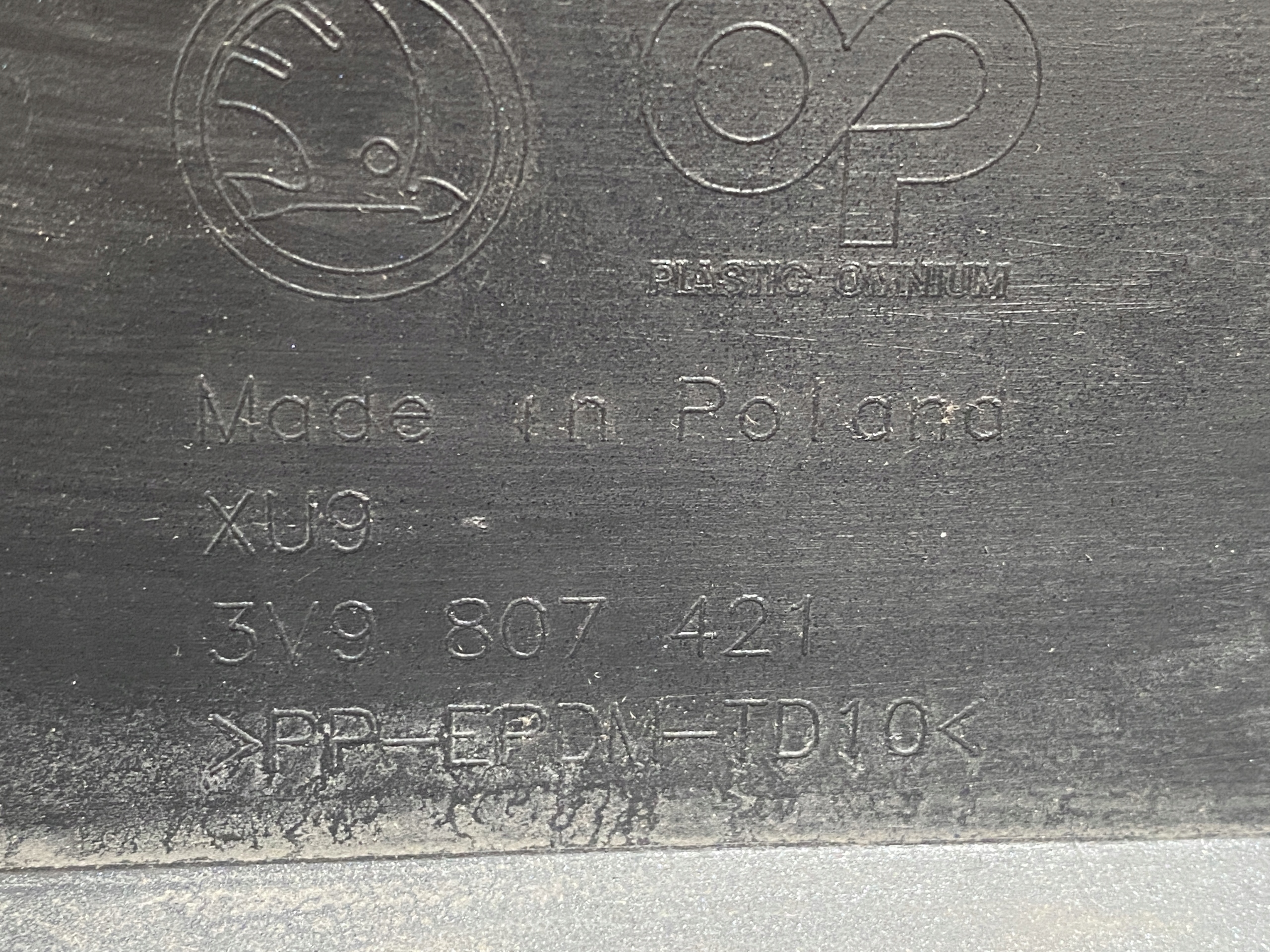 SKODA SUPERB III 3V9 KOMBI bumper rear part