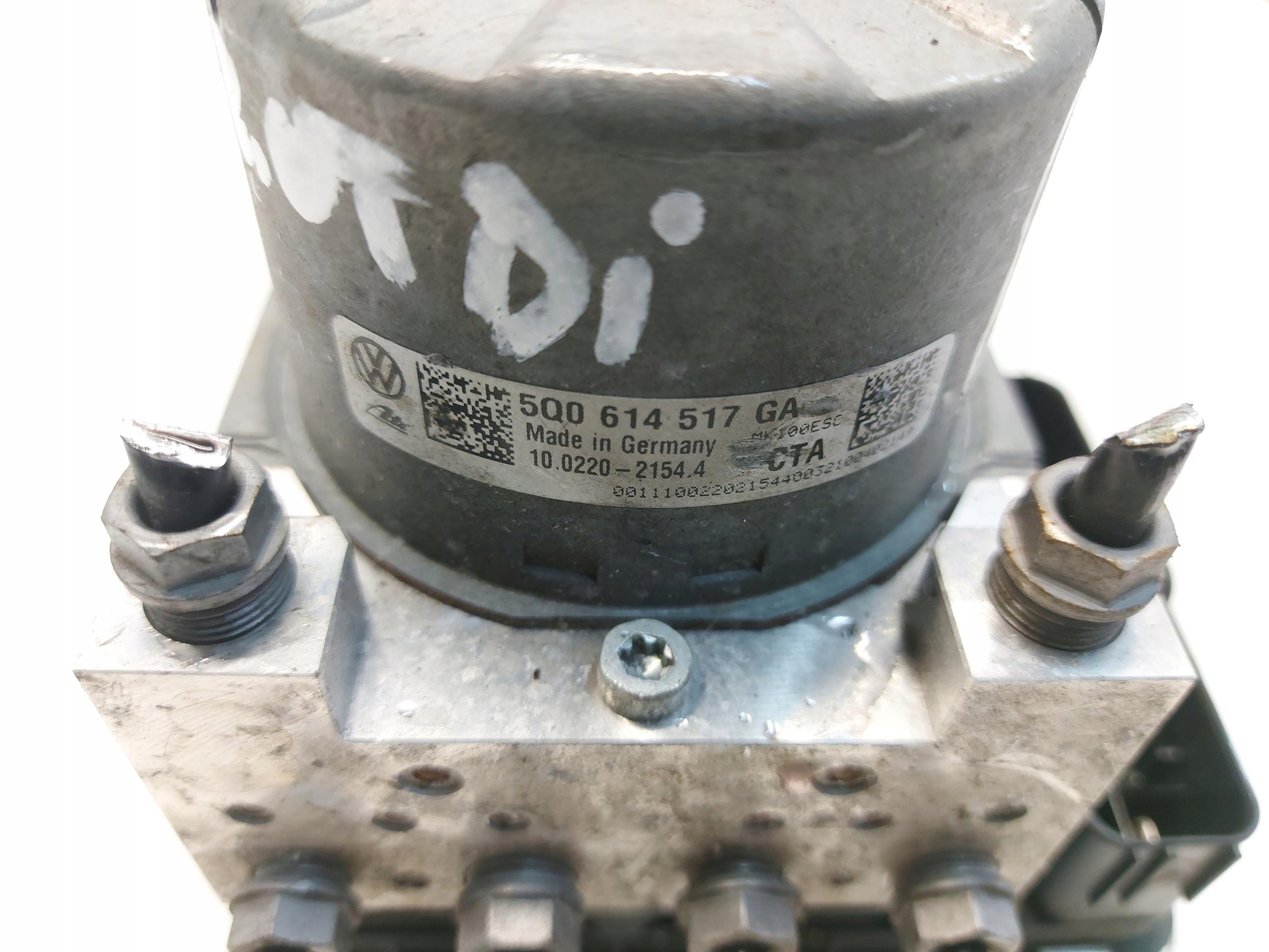Audi Q3 83A SPORTBACK pump abs control unit module oryg 5q0614517ga