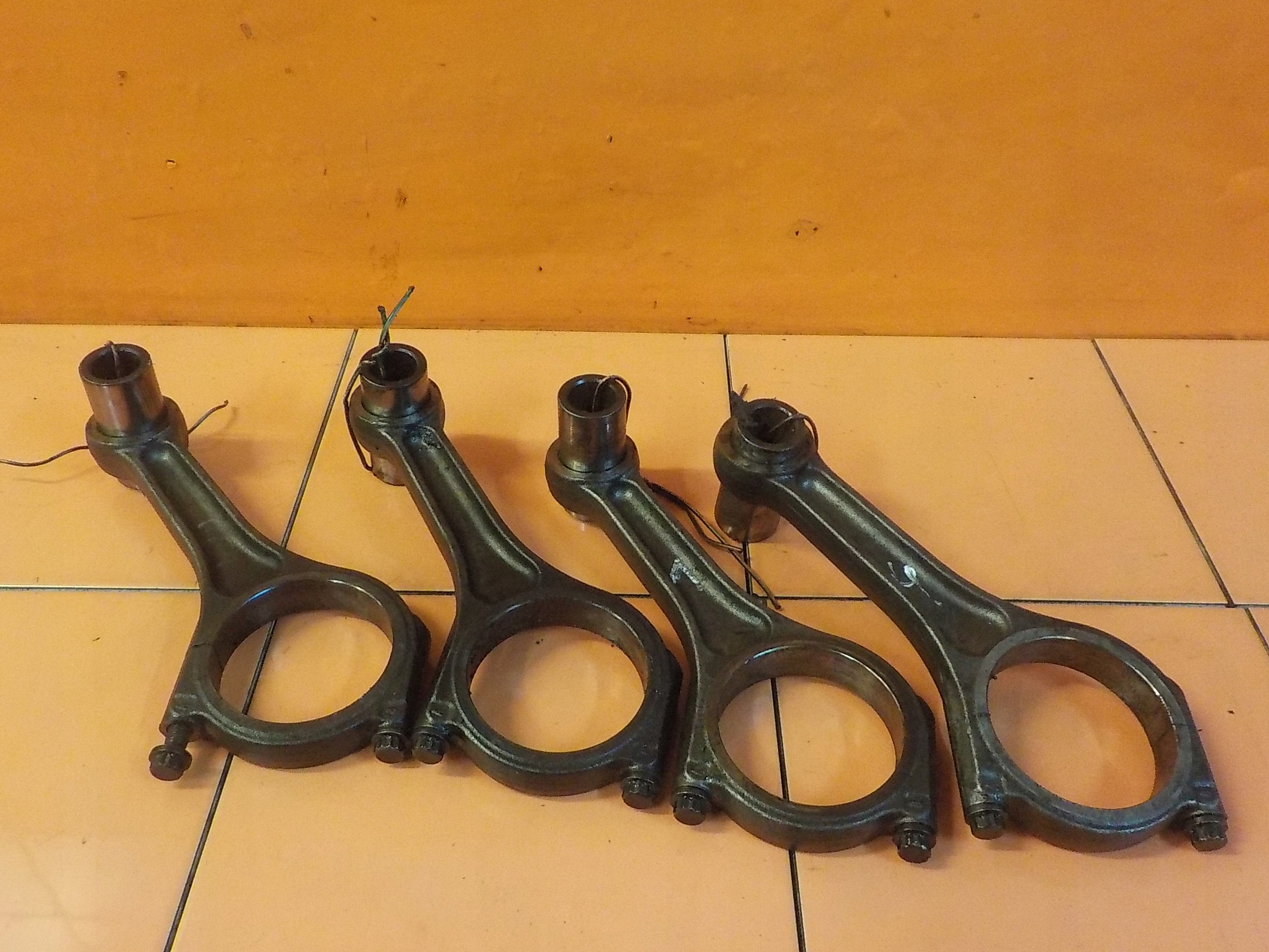 JAGUAR XF 2.7 D V6 09r 207KM AJD korbowod