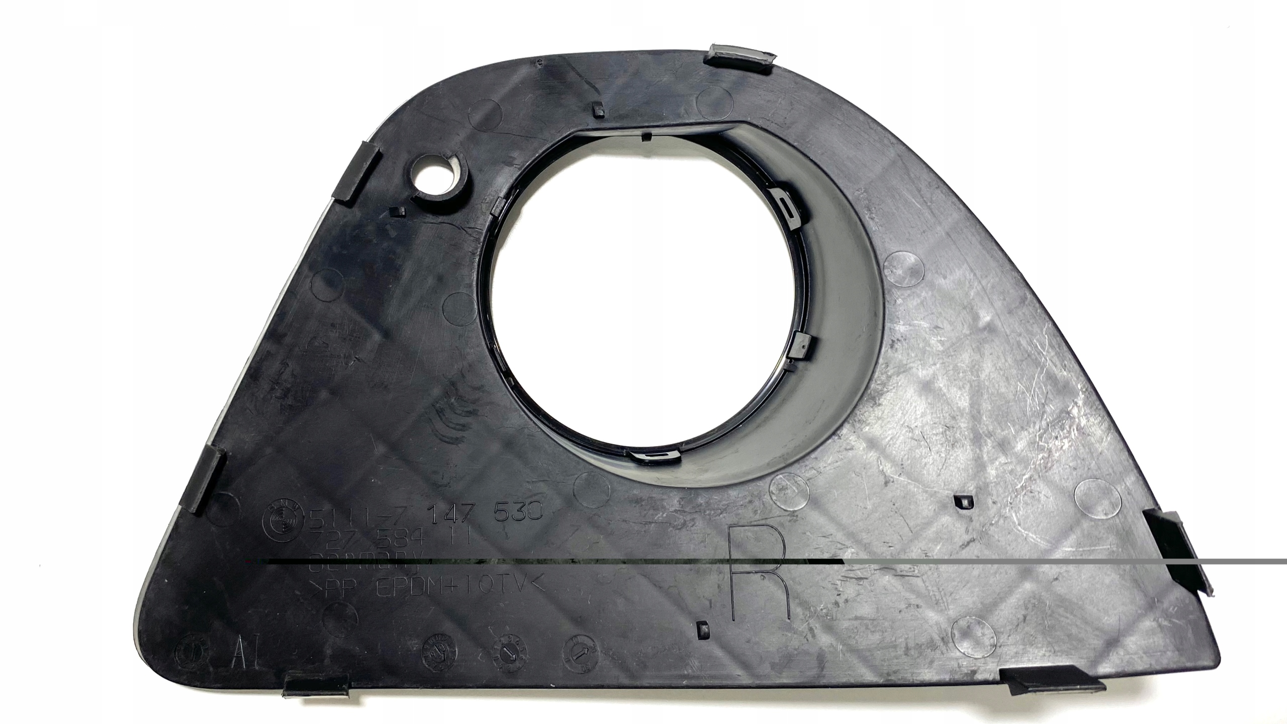 KRATKA HALOGENU BMW E46 COUPE 7147530 7147529 Installation side Front