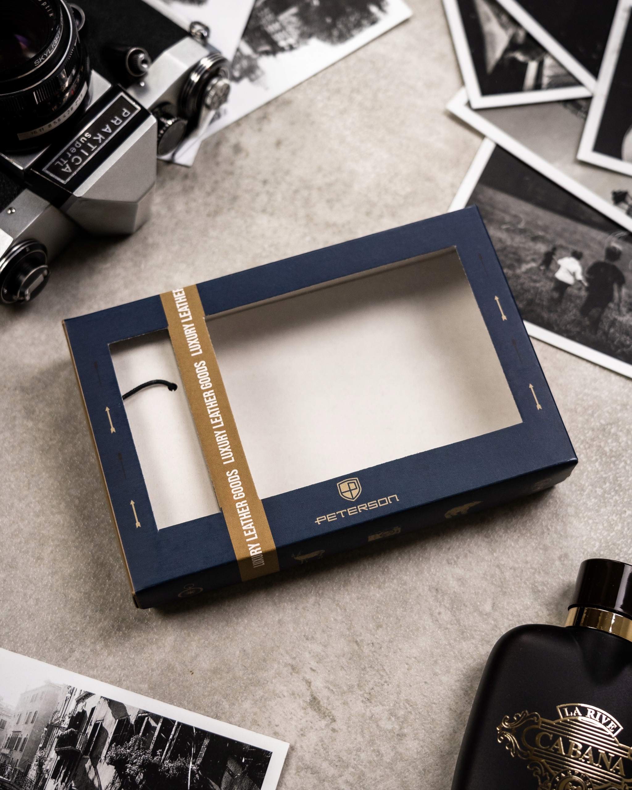 PETERSON PORĘCZNY PORTFEL MĘSKI SKÓRZANY BRELOK PUDEŁKO PREZENT CZARNY 1549 Materiał dominujący skóra naturalna