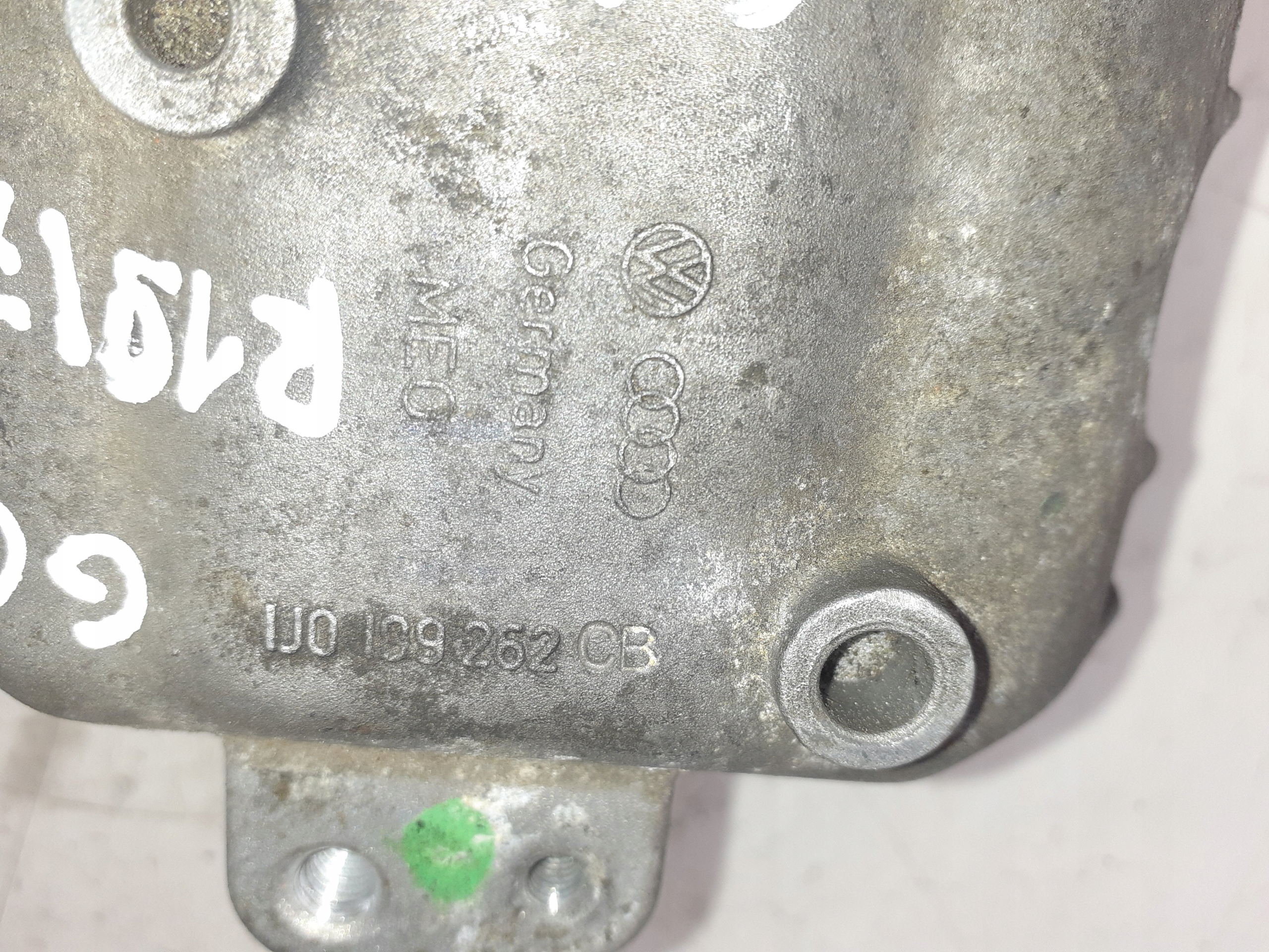 Volkswagen Golf IV 1.9 TDi engine mount