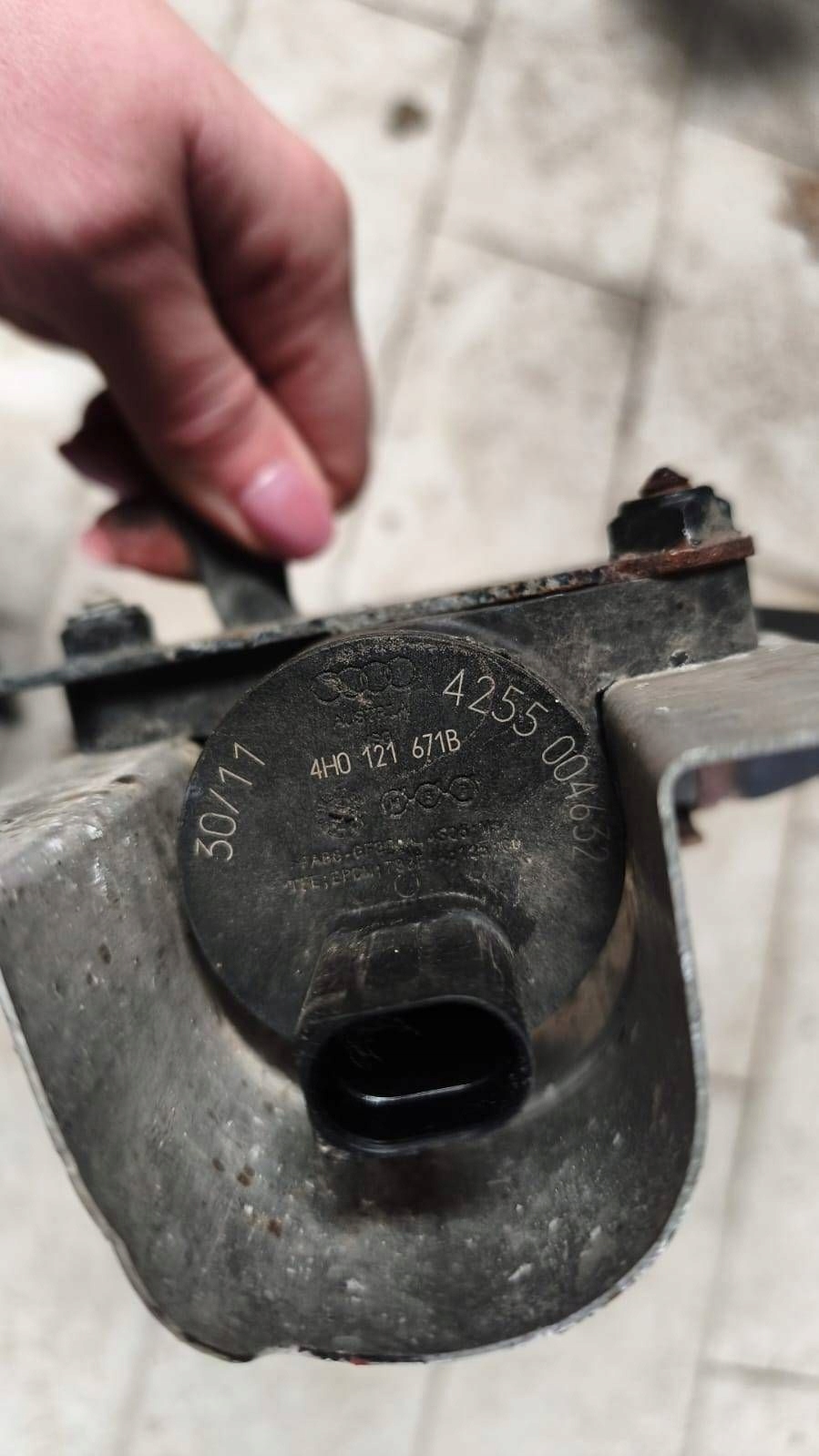 supplementary water pump Audi A6 Allroad C7 4H0121671B