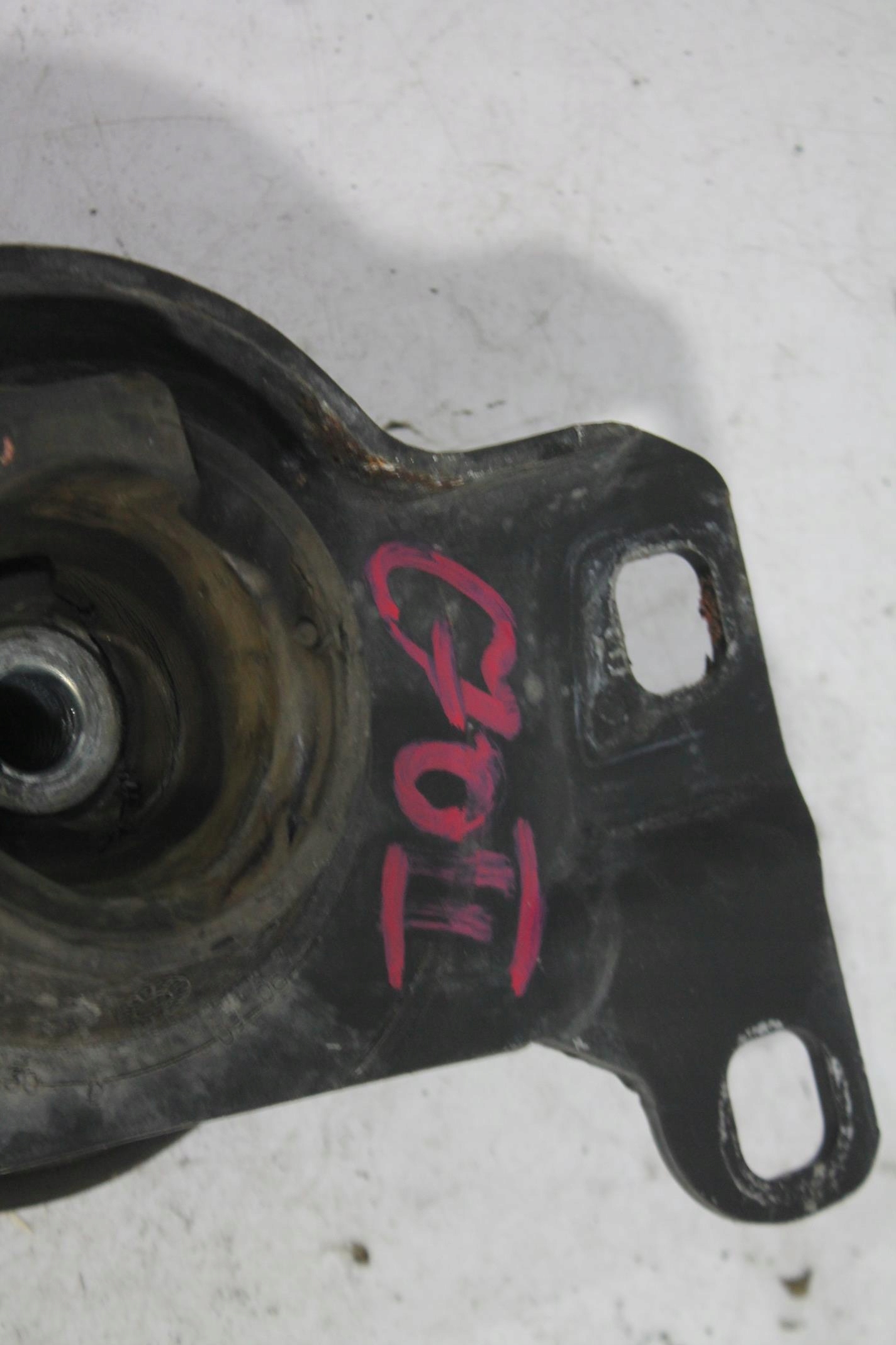 holder engine mount VOLVO C70 II 2.5T 05-13