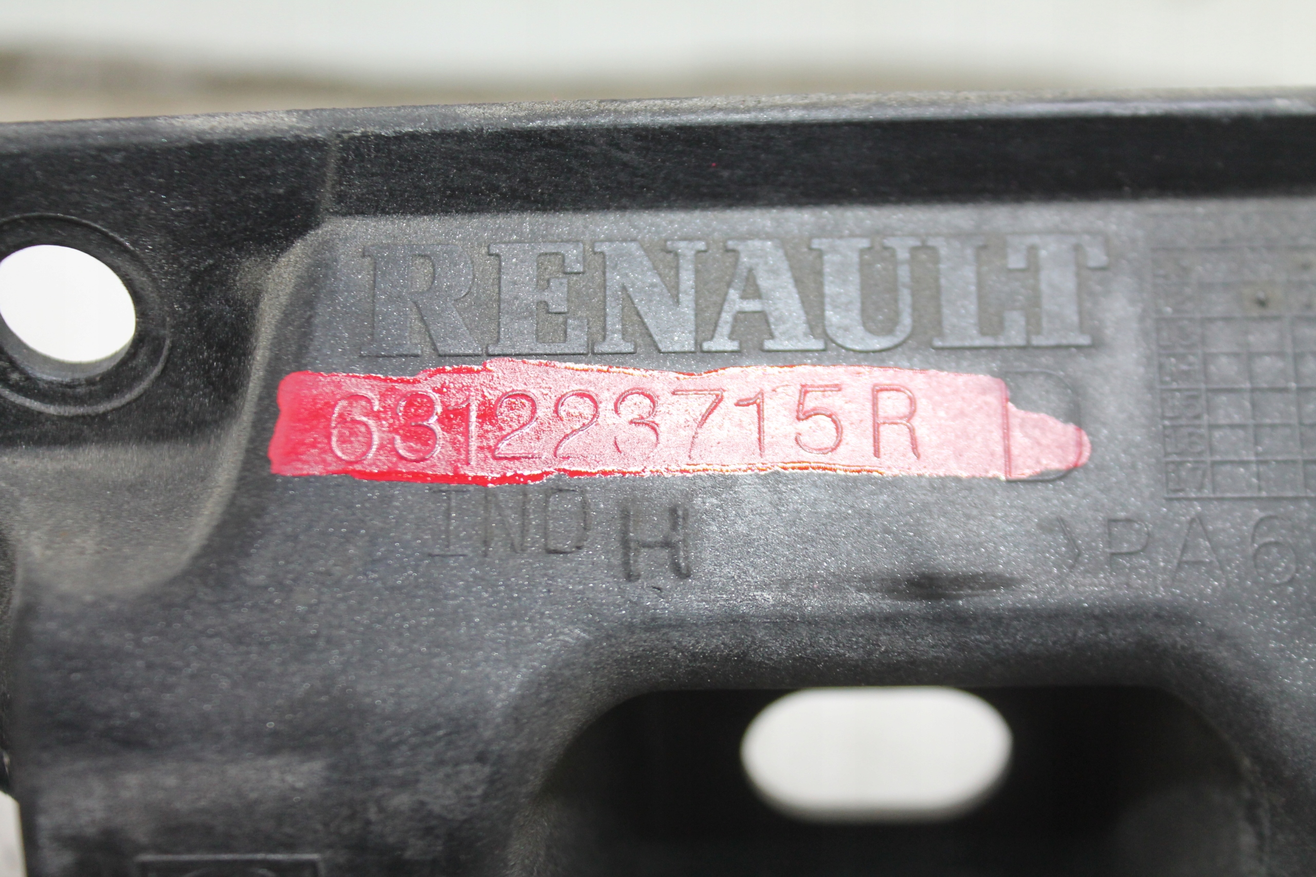 support holder right front 631223715R RENAULT SCENIC III LIFT 13-16