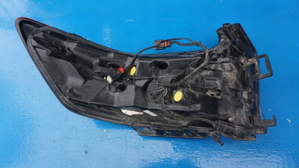 VOLVO C40 - right rear light