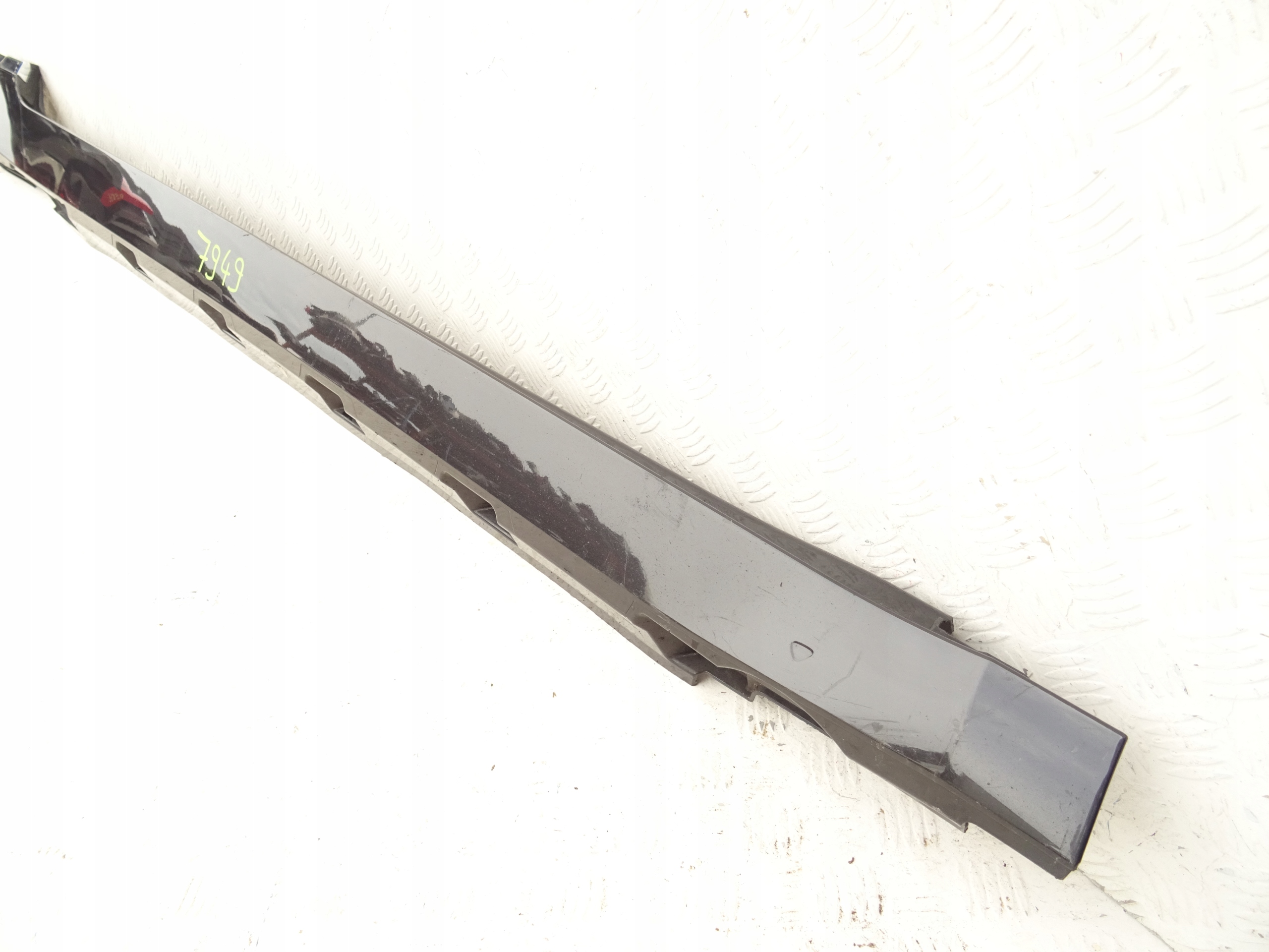 VW Arteon 3G8 moulding threshold right | GetMotor I46