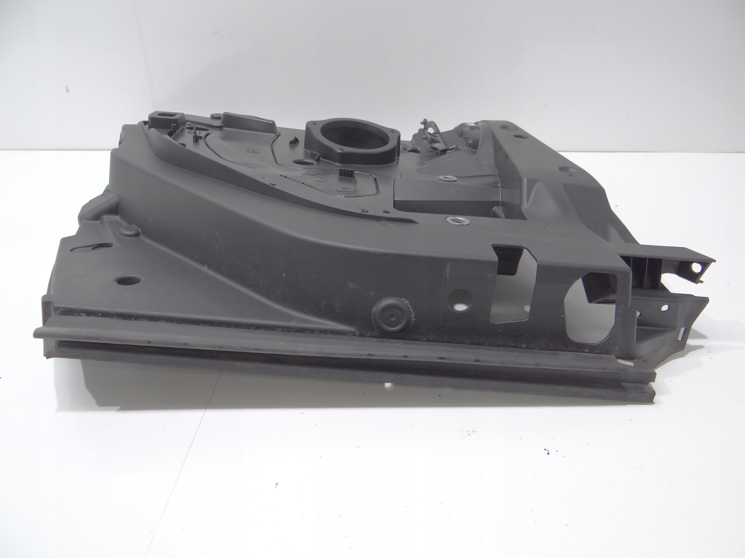side side door left rear part BMW I3 7323769
