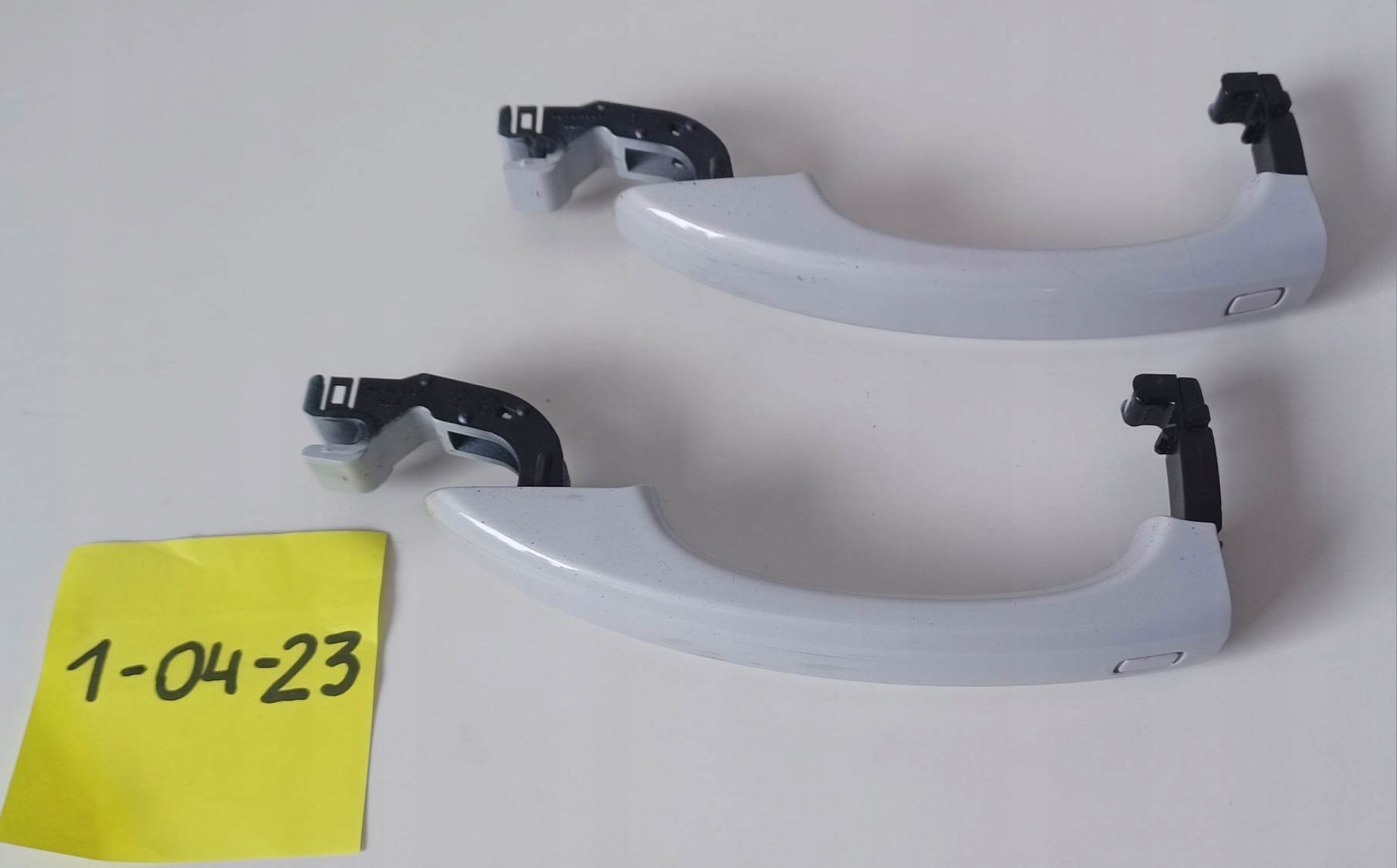 handle left AUDI A4 A5 Q5 8T0837205A
