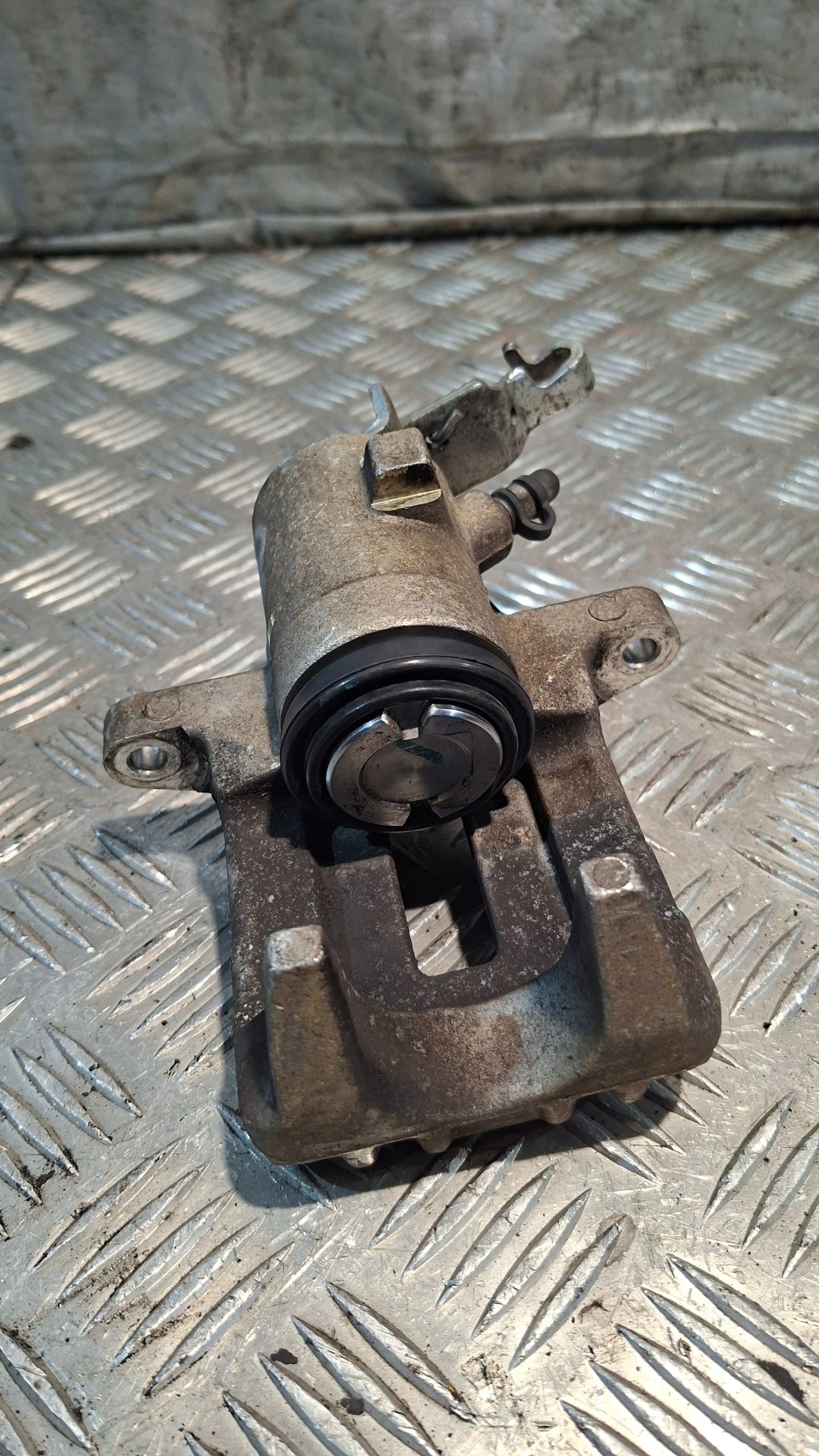 caliper brake right rear part SKODA OCTAVIA II 1.6