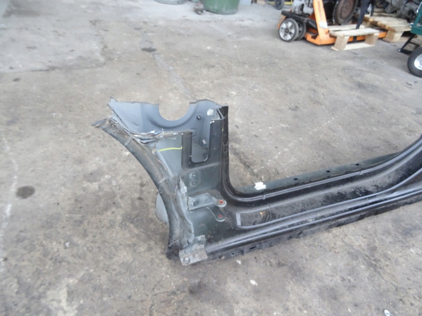 PEUGEOT 2008 threshold left pillar