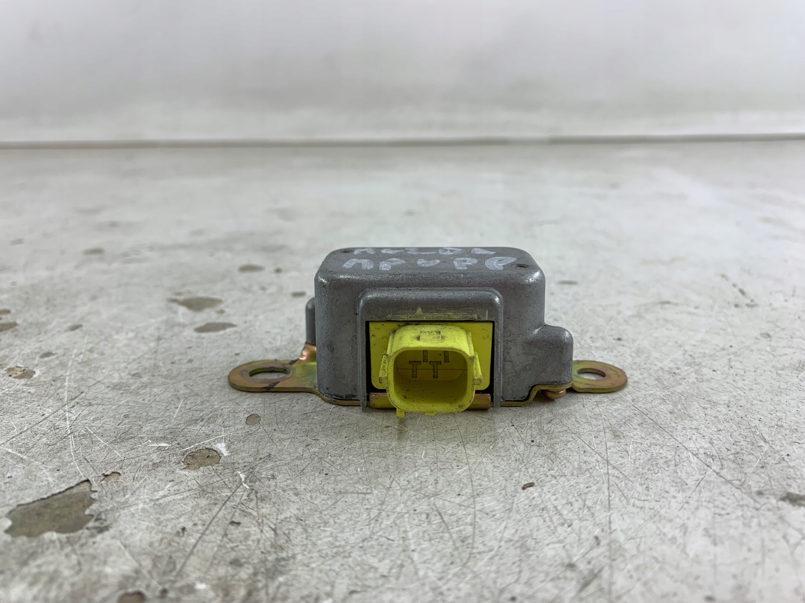 MAZDA MPV II SENSOR module impact sensor LC6257KC0B