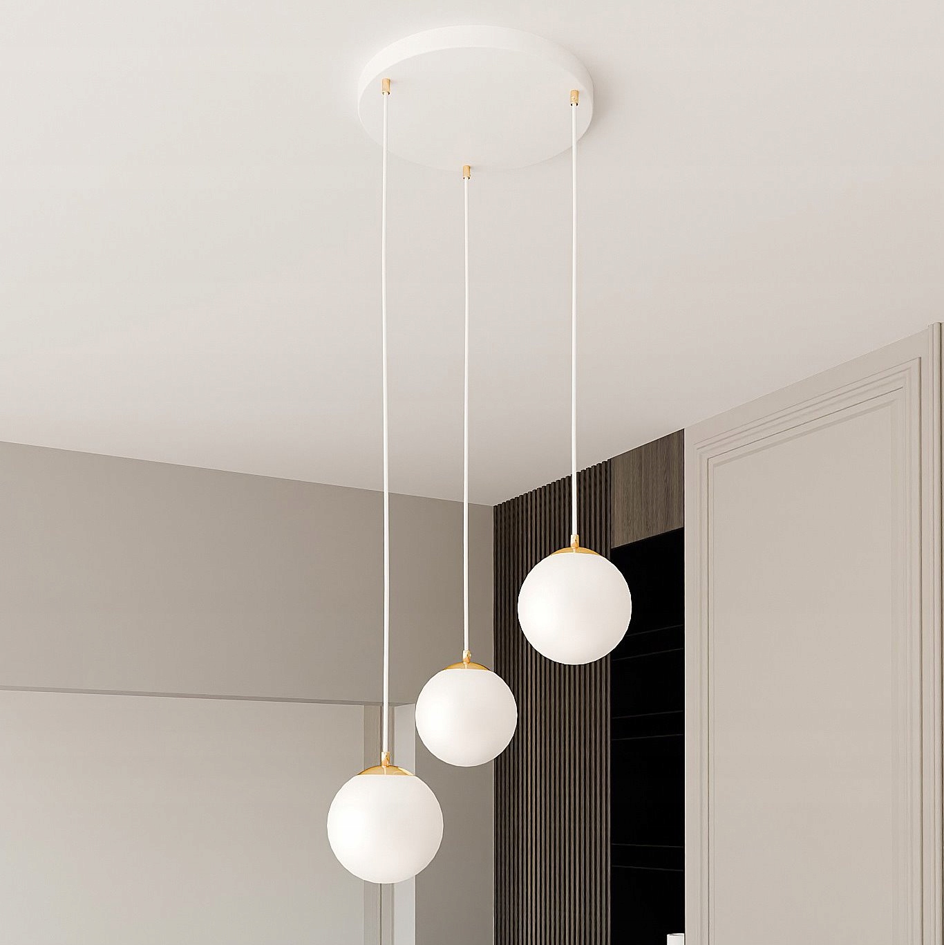 Trojitá lampa Royal s nastaviteľnou výškou, ľahké gule, zlatá povrchová úprava