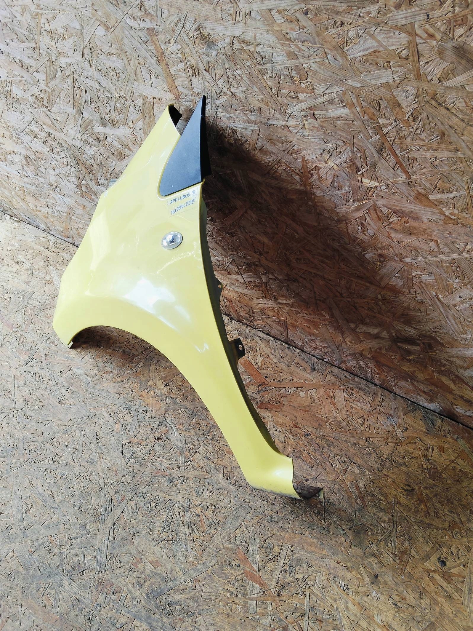 fender left front Peugeot 107 3D 1.0 KBL