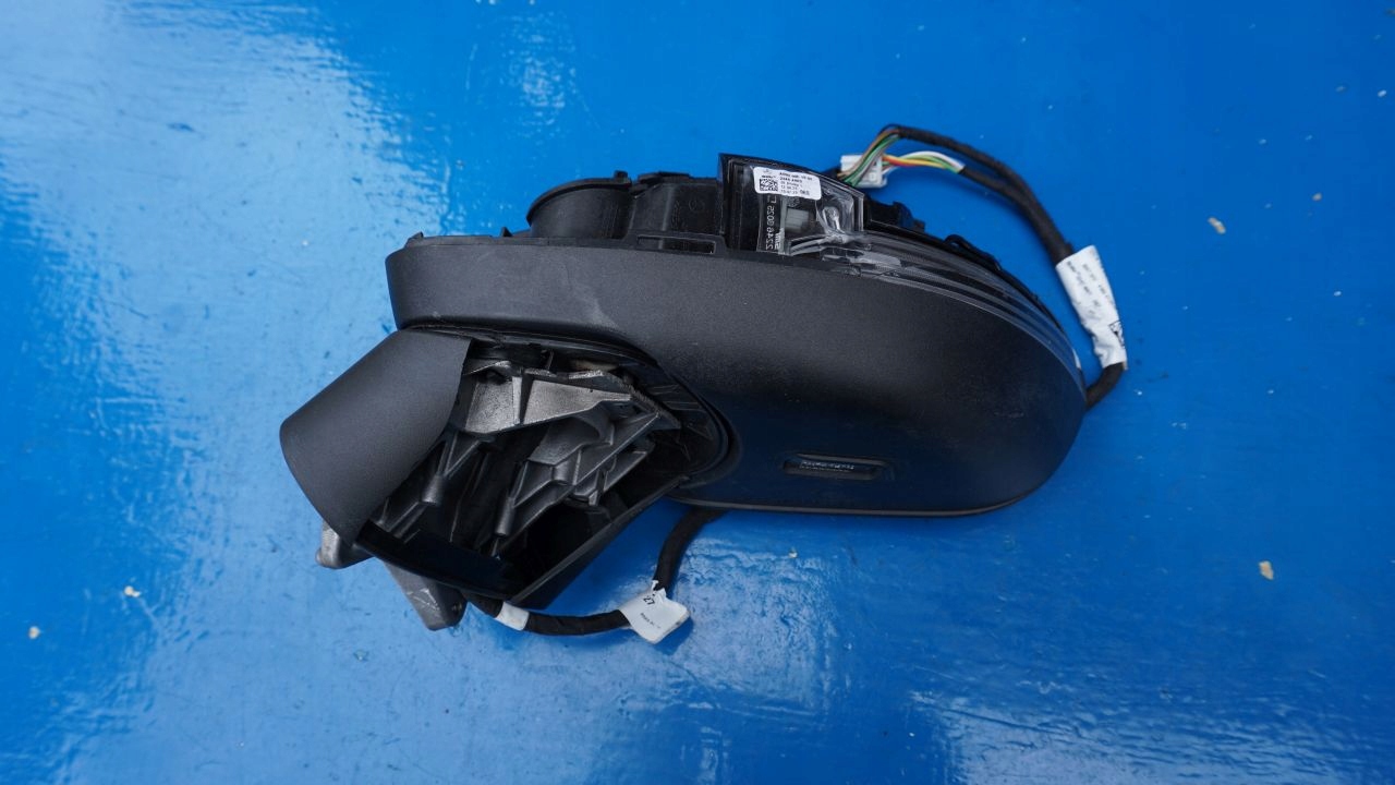 MERCEDES CLA 118 - left mirror 9+7 PIN EUR