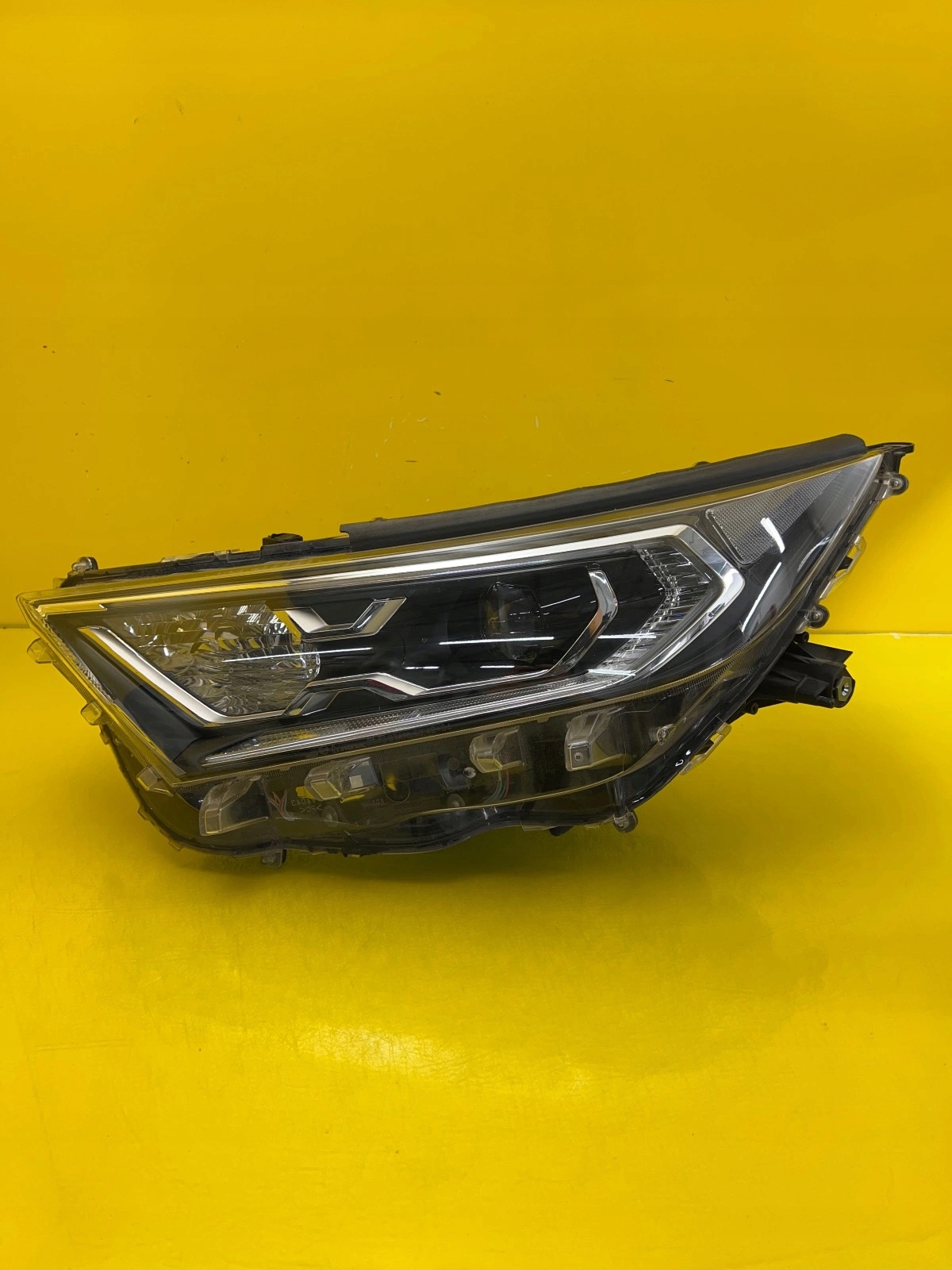 light left front Toyota Rav4 V 19-22 Full Led