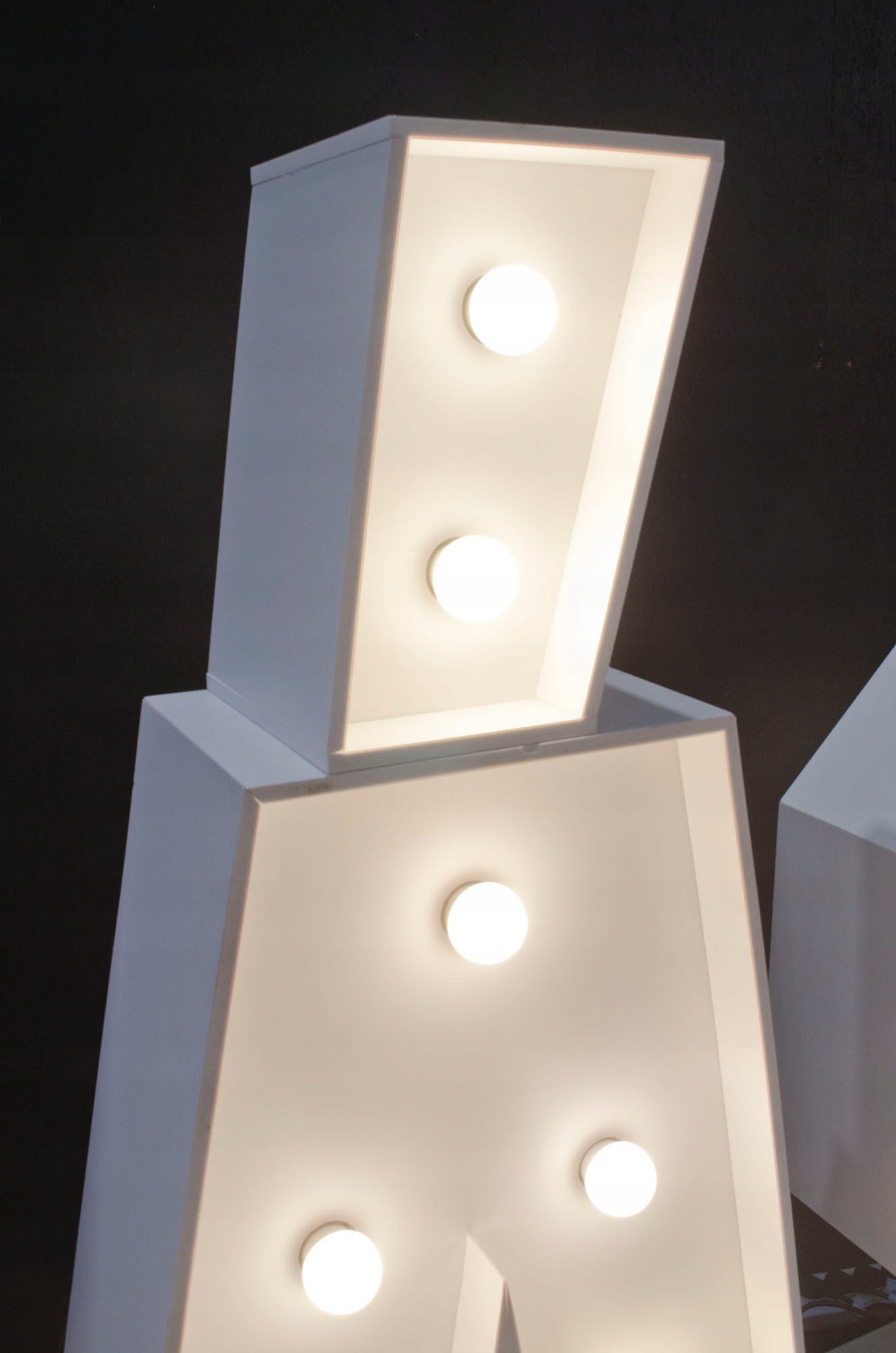 Litery LÁSKA podświetlane żarówkami LED wesele 100 Nazwa Litery podświetlane żarówkami