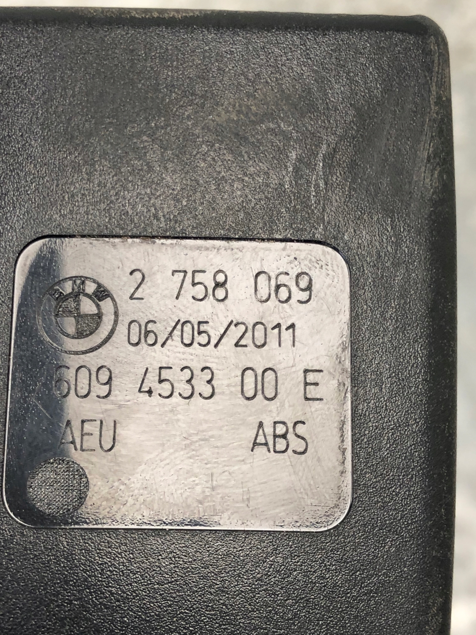 Fixation arbre ceintures sécurité Gauche Arrière MINI R55 2758069