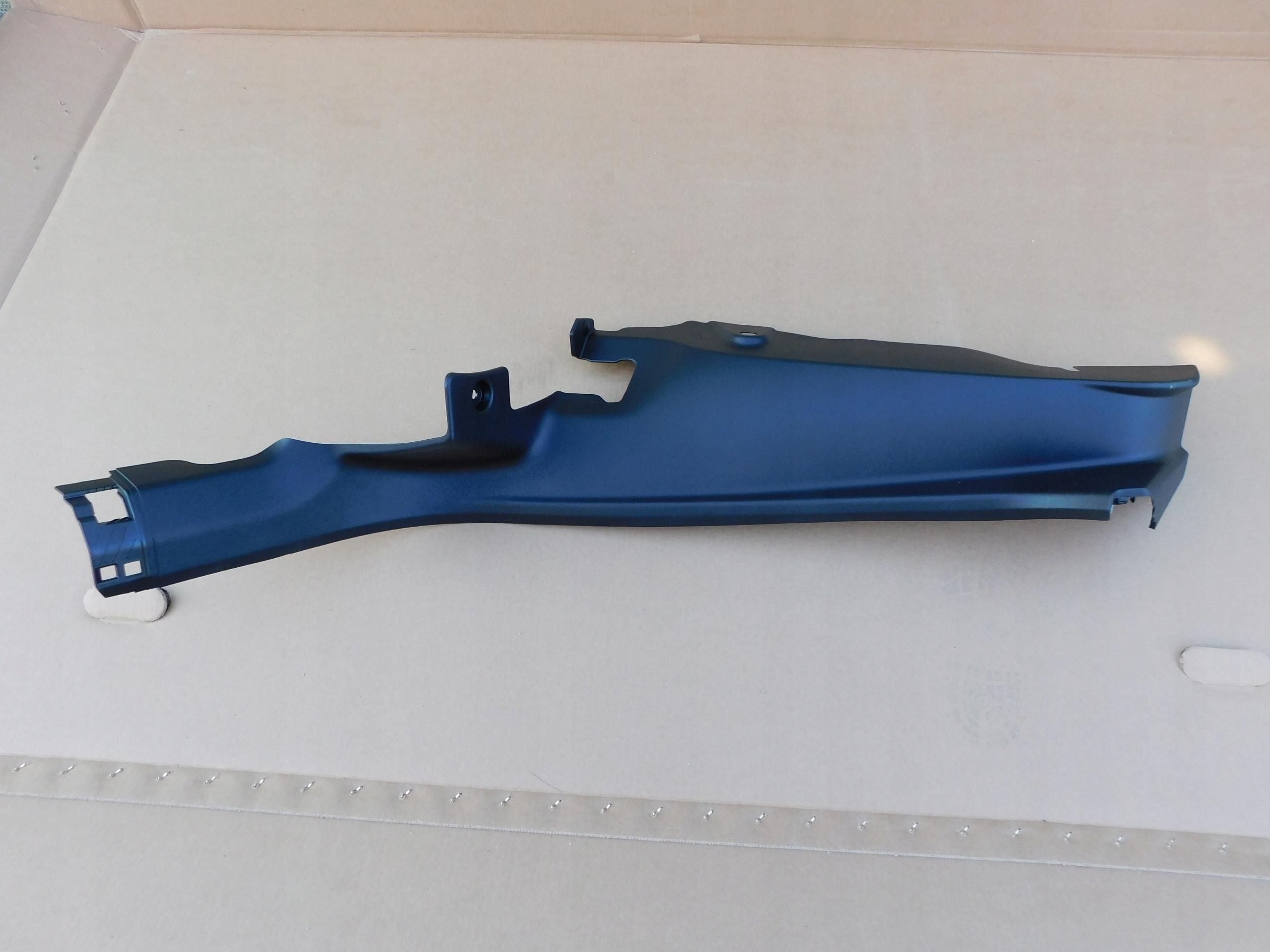 Audi Q4 left side side plasti slupka OK OEM 89A867767
