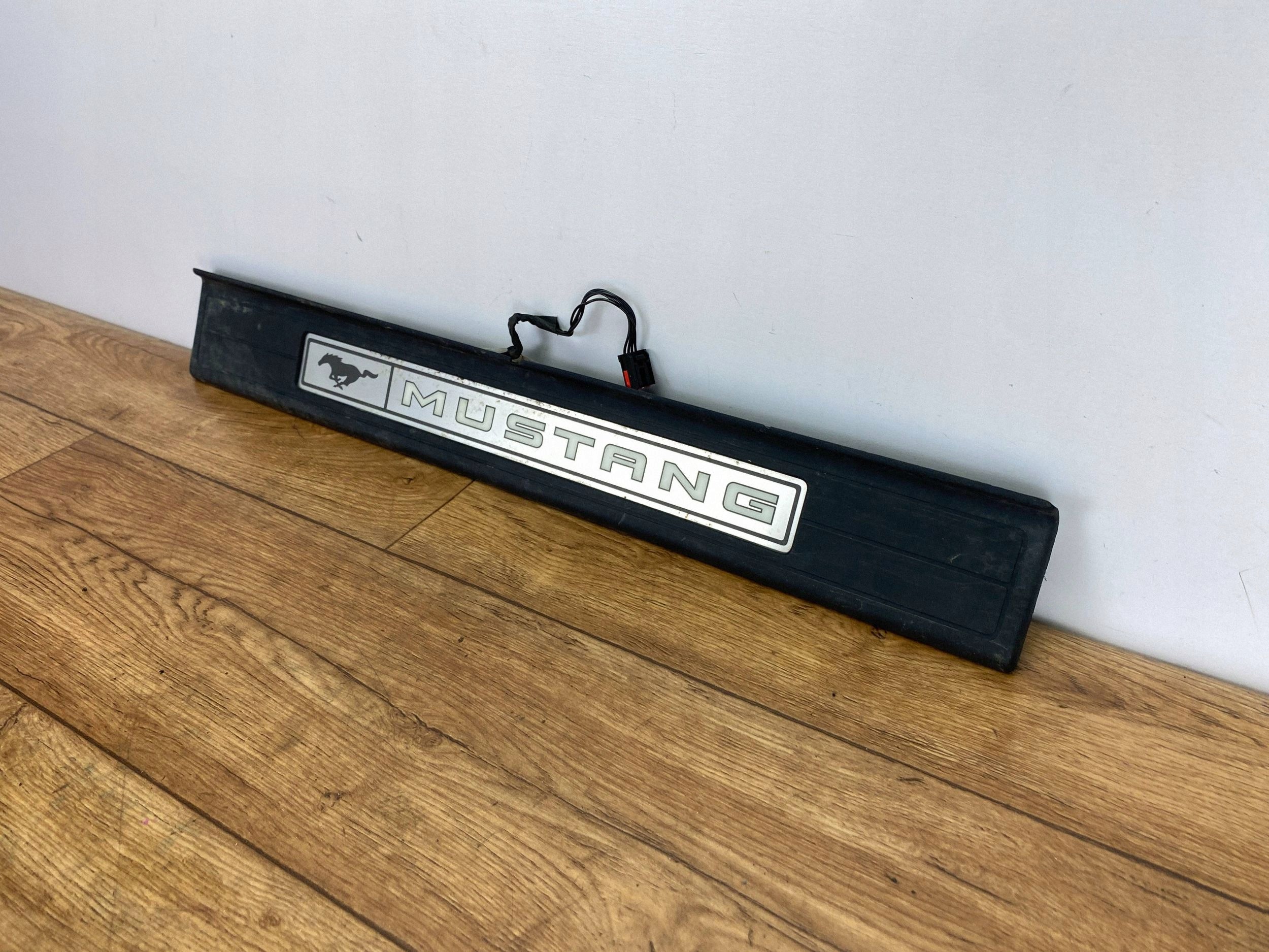 cap threshold door przednich Ford Mustang VI 2015+