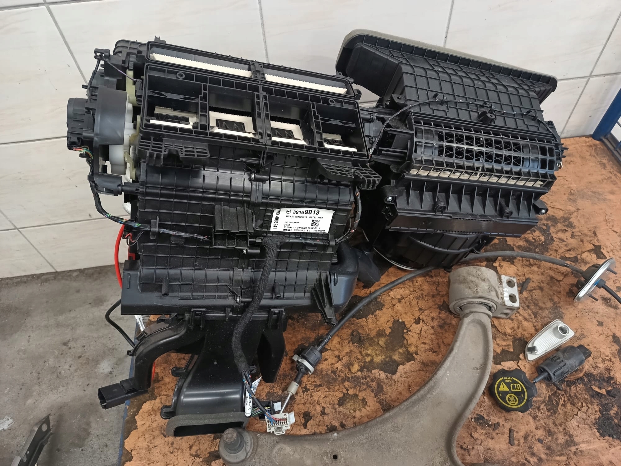 opel INSIGNIA B II радиатор отопителя европа 39169013