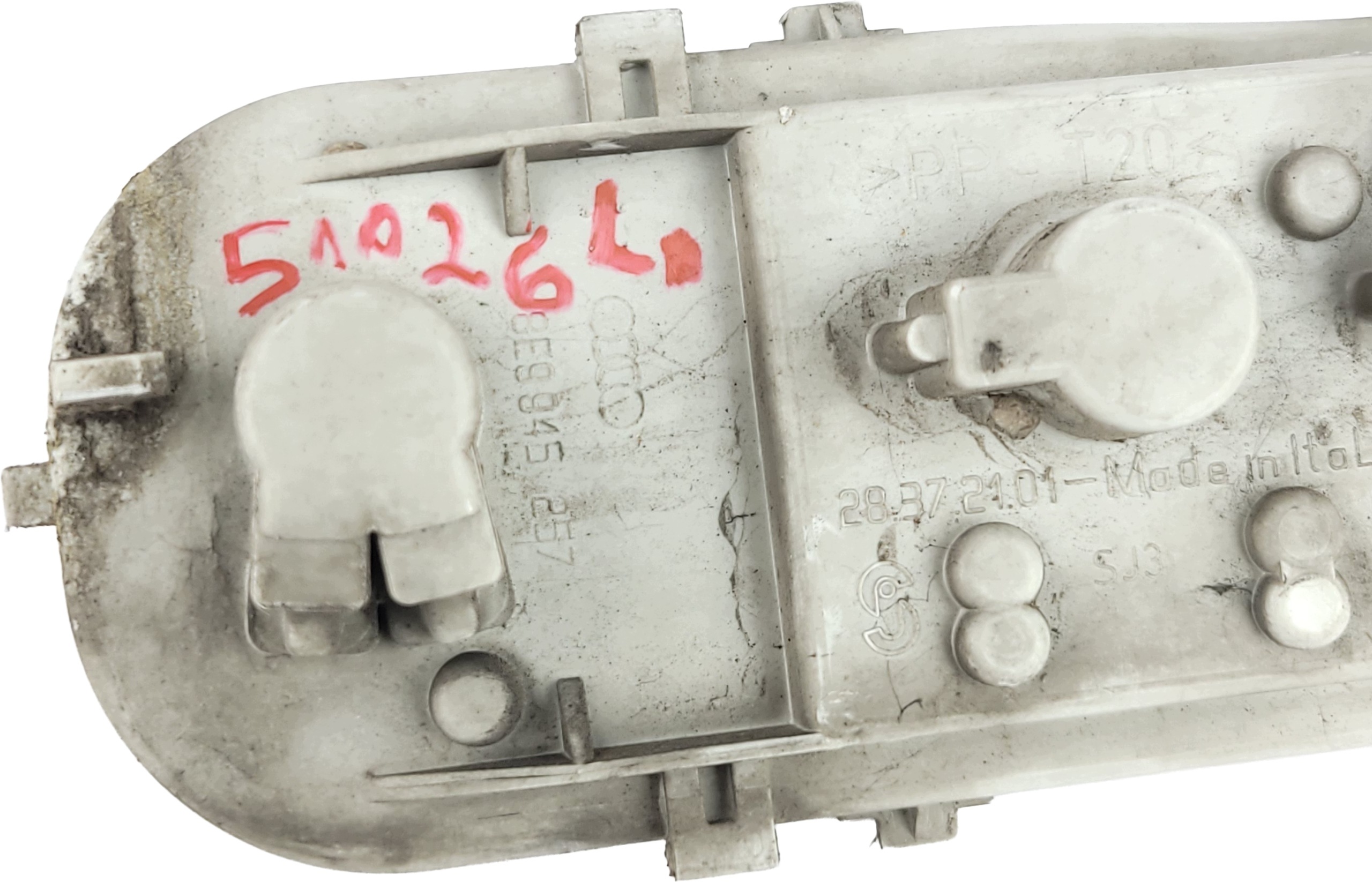 AUDI A4 B6 KOMBI light housing rear rear part left AVANT + connecting spoiler 8E9945257