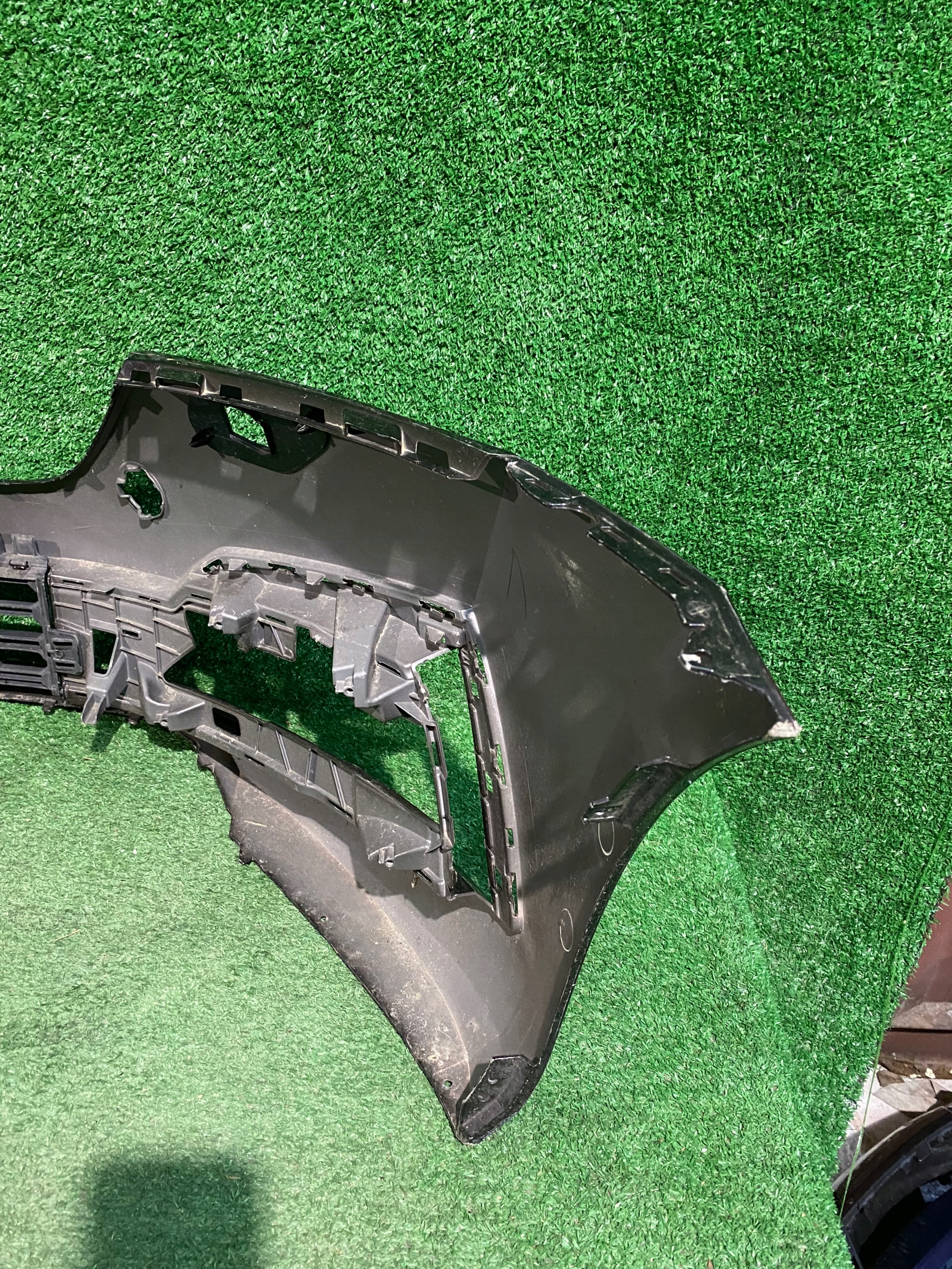 Frontstoßstange SKODA OCTAVIA IV ohne PDC