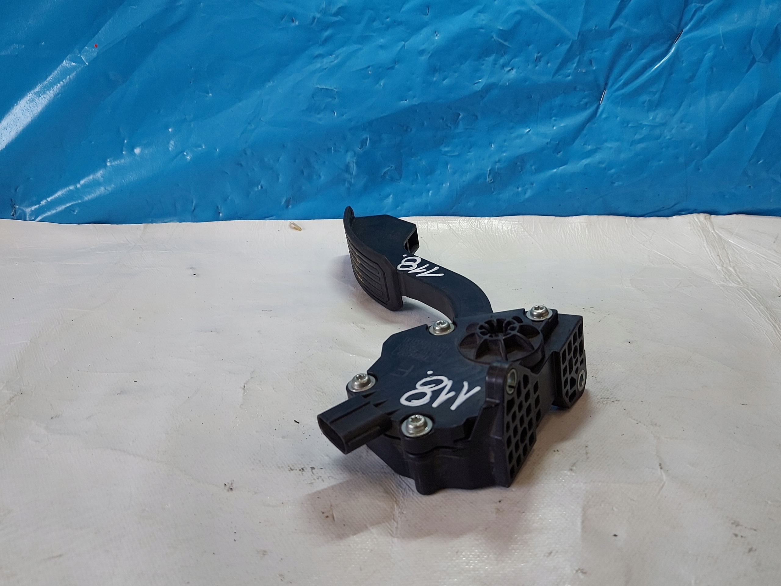 accelerator pedal TOYOTA RAV-4 7811042010