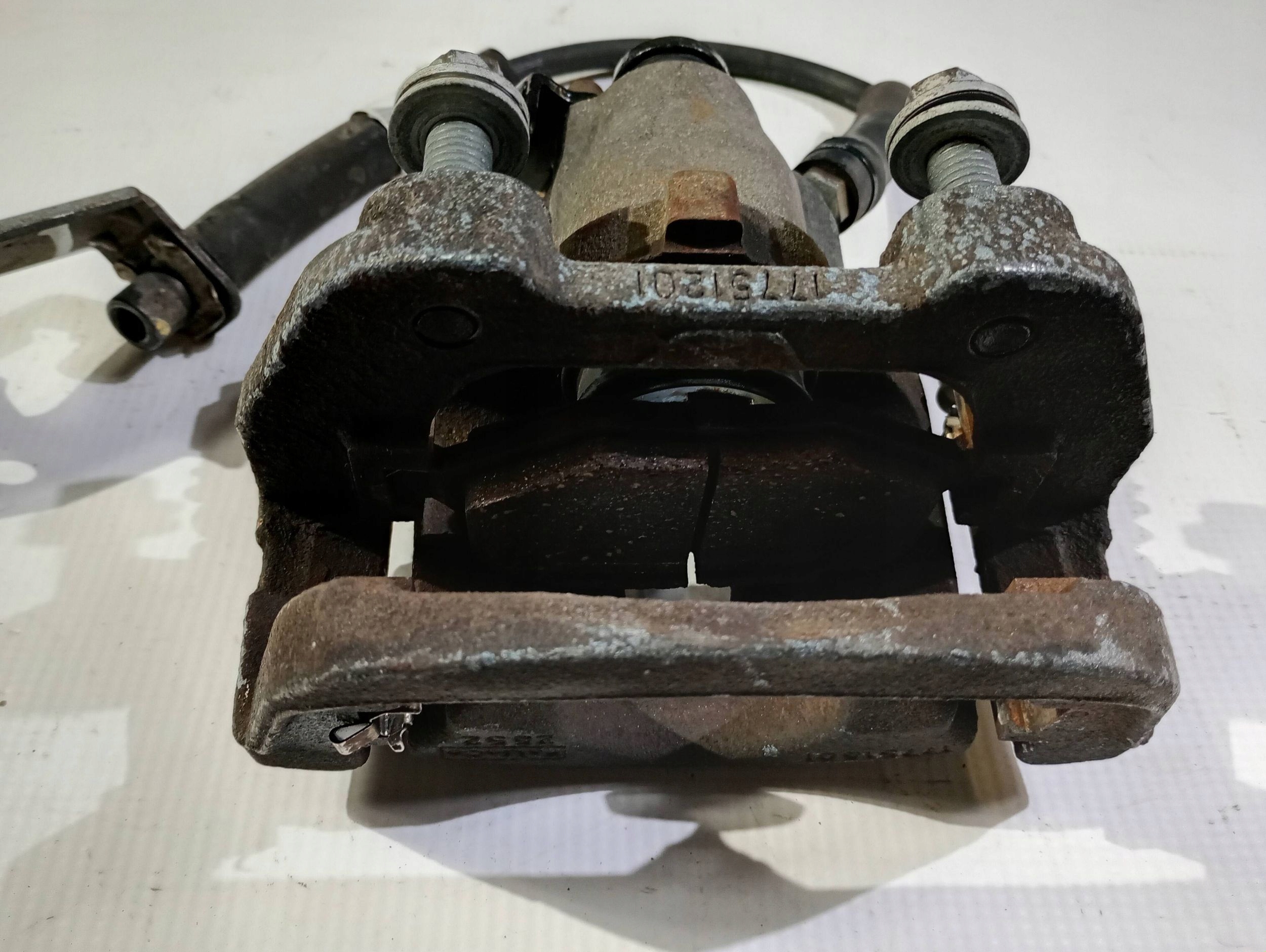 caliper brakes brake rear part rear right Ford Explorer 2011