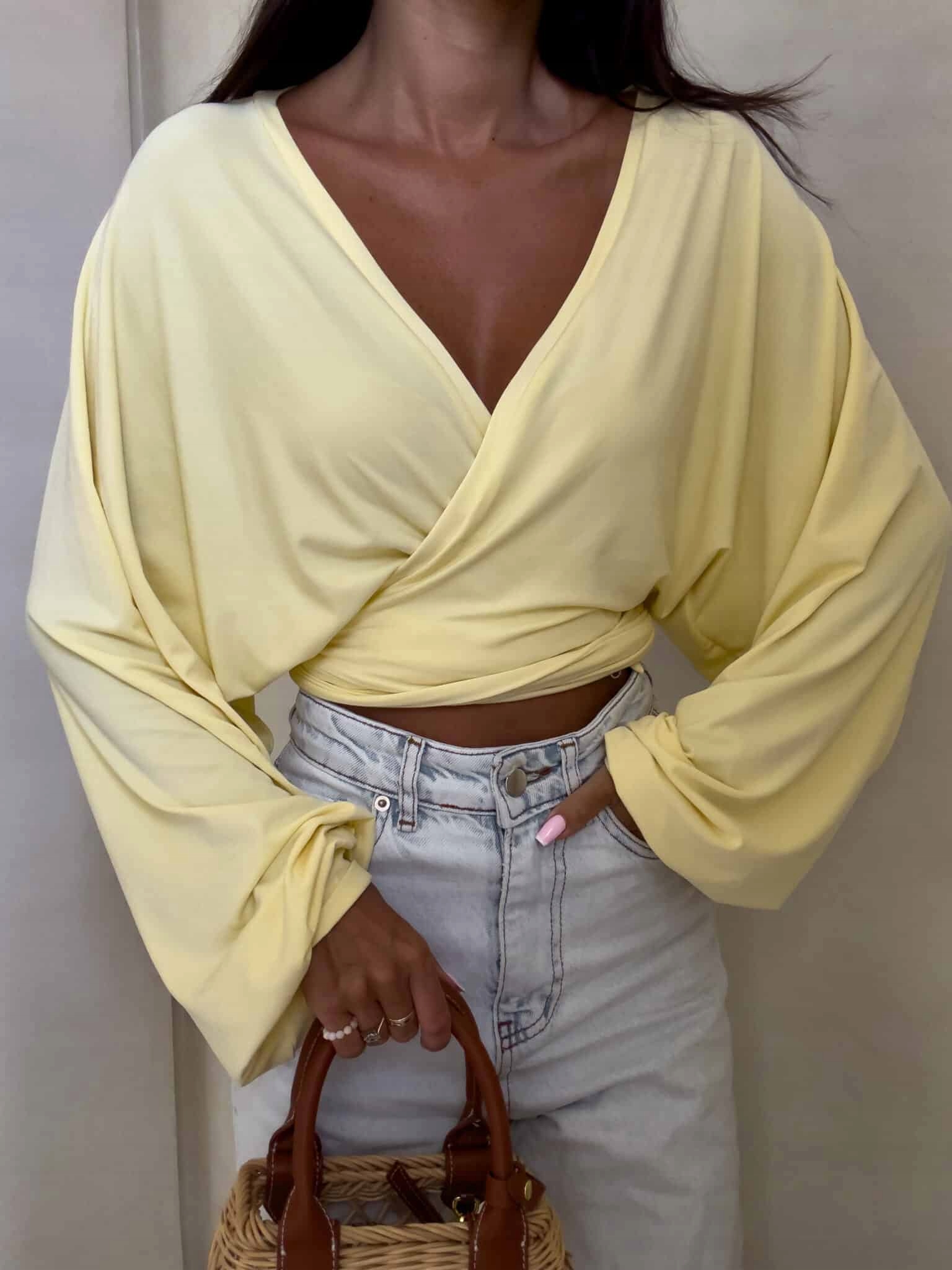 Bluzka By Me Kaira Uni bananowa wiązana uni premium