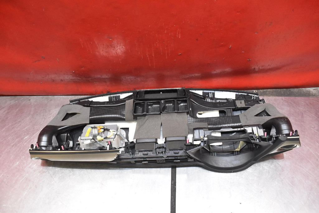 dashboard instrument panel console cockpit airbag EU TOYOTA AURIS 2 II 12-15