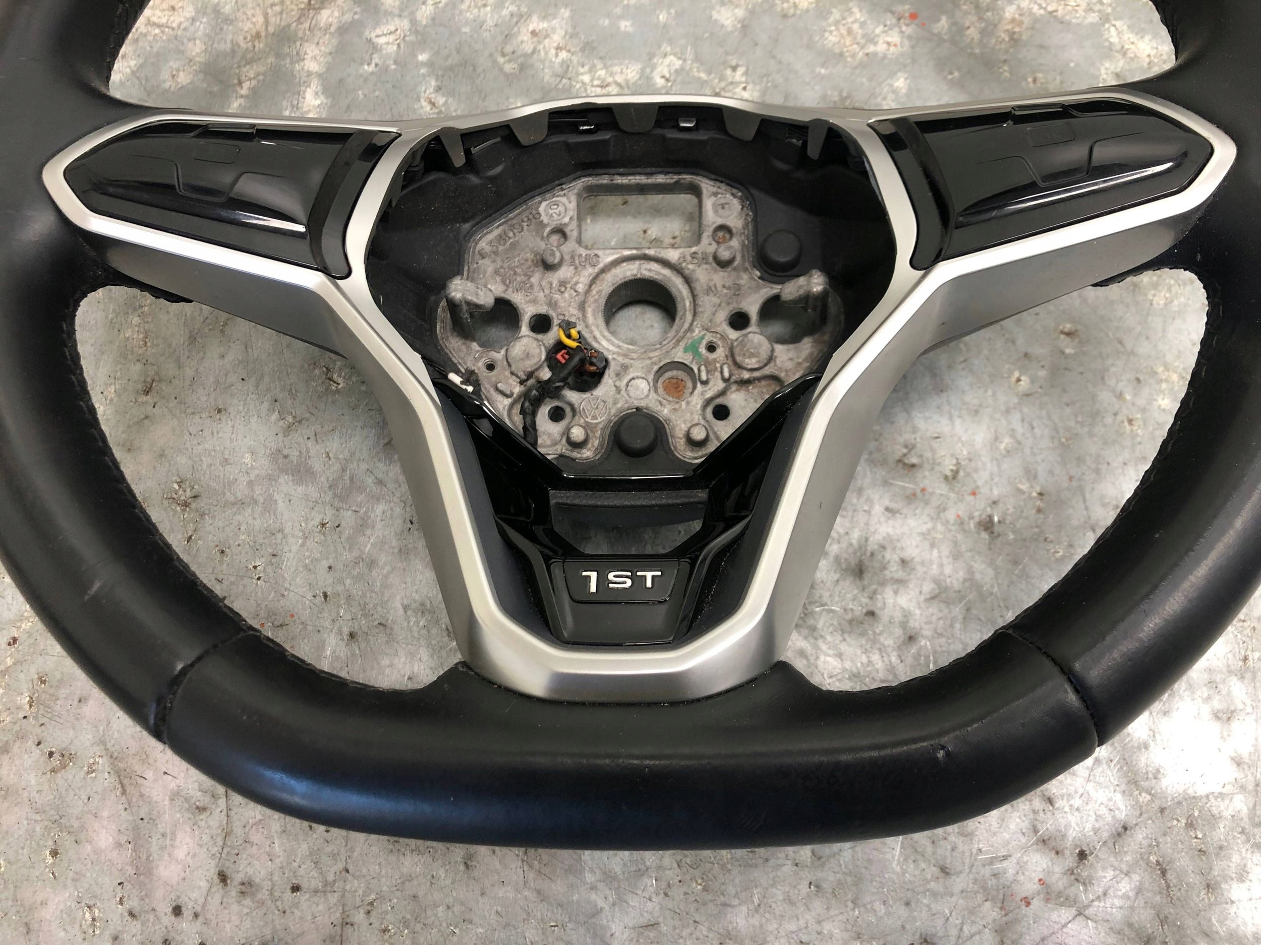 lenkrad Leder MULTIFUNKCJA DOTYKOWA VW ID4 ID.4 10A419089