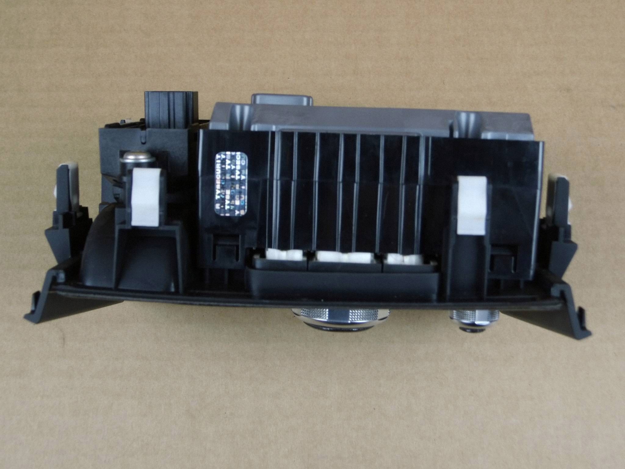 Mazda 3 BM schalter bedienteil radio der navigation achsträgers GMJ666CM0A