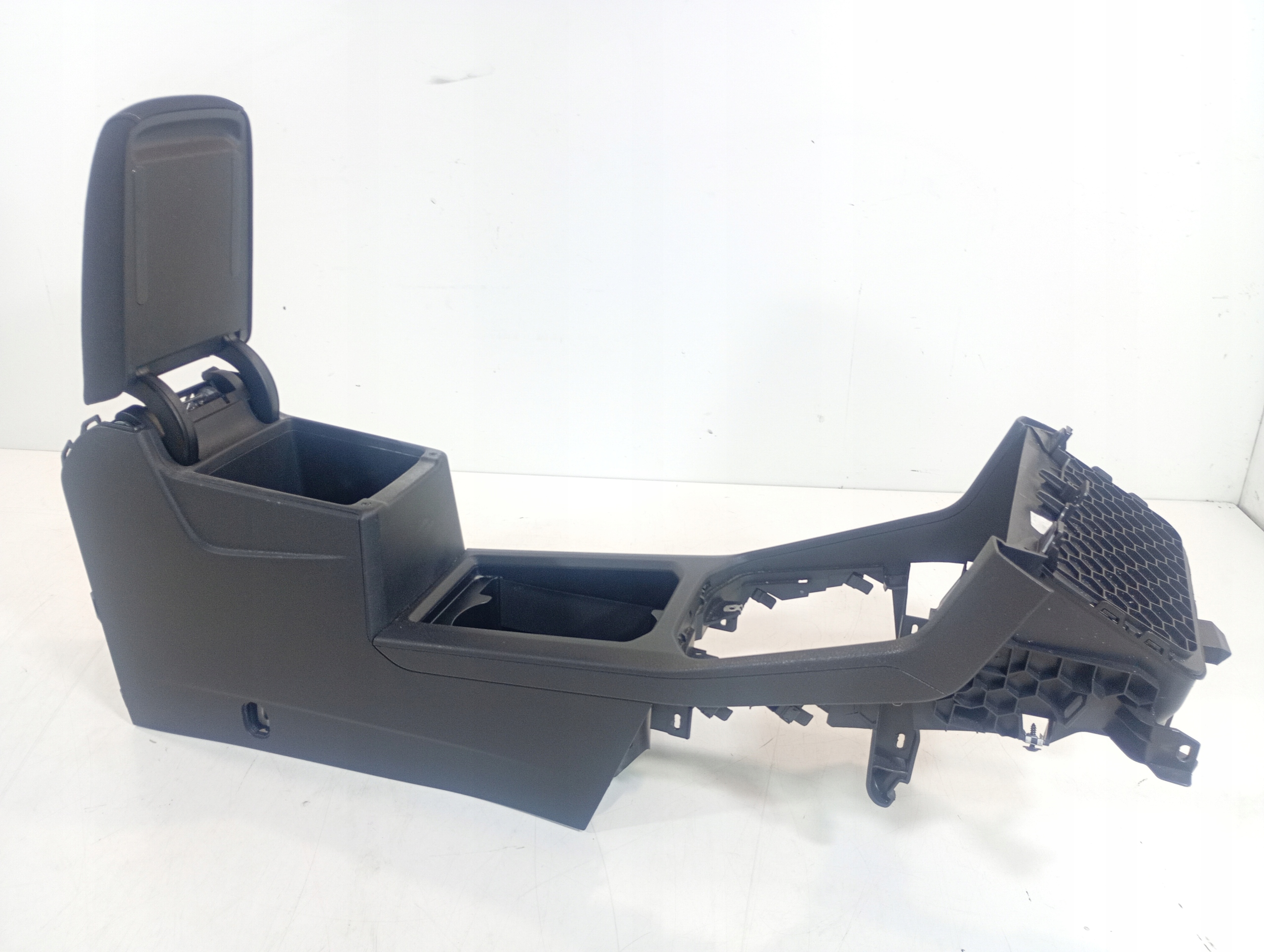 Golf VII 7 Sportsvan 12-20 TUNEL central armrest CUPHOLDER