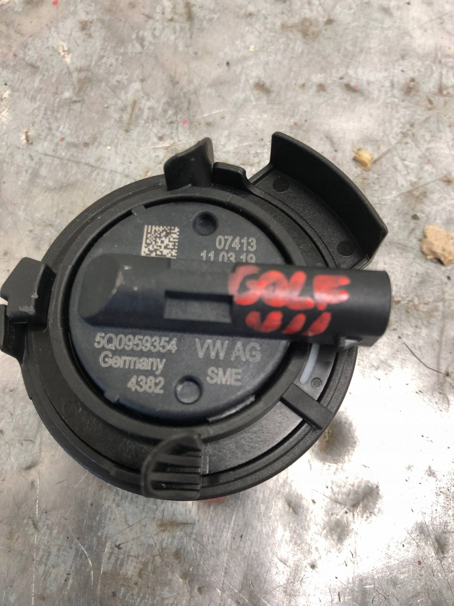 impact sensor right front VW GOLF VII LIFT HB 5Q0959354