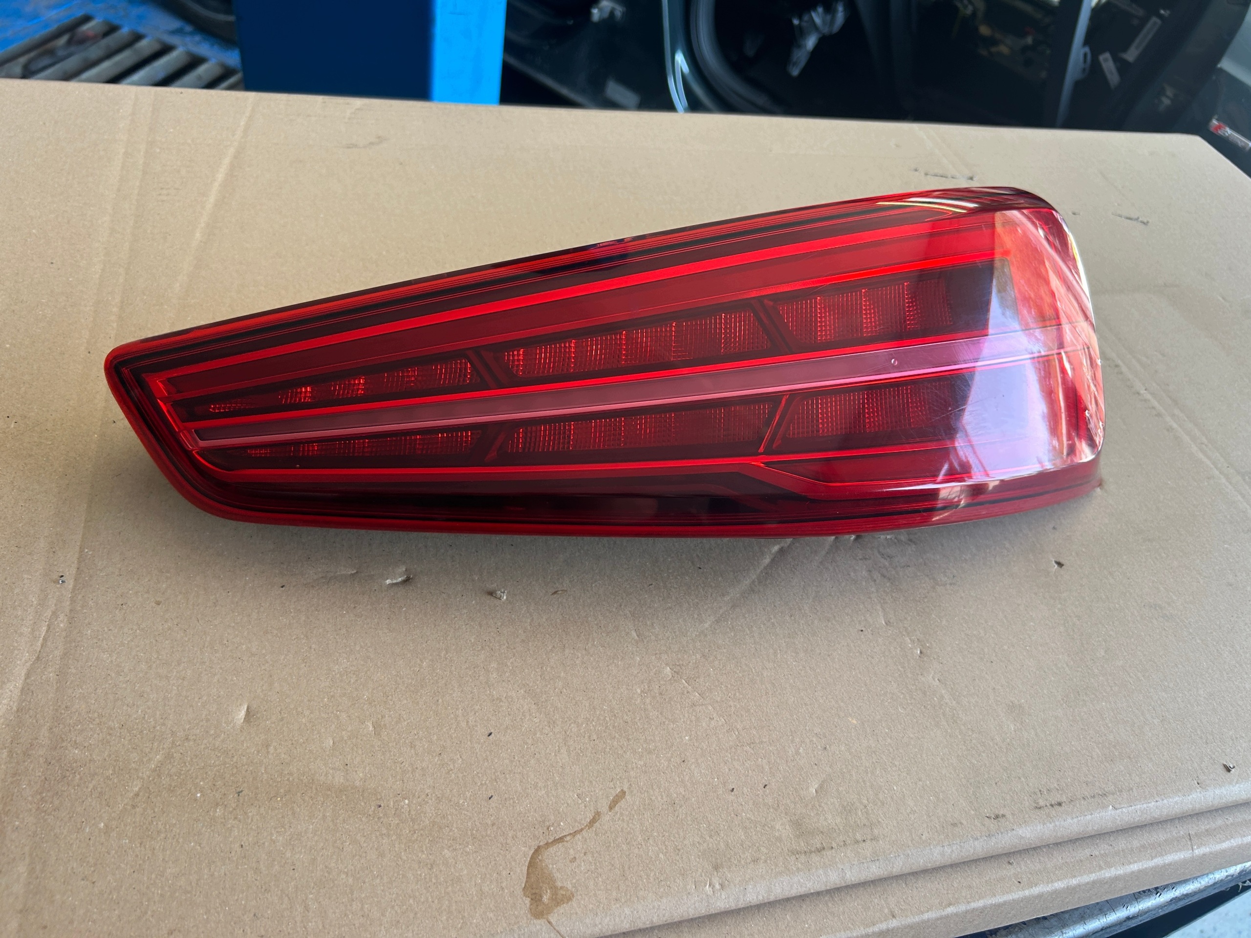 AUDI Q3 8U LIFT light rear right LED 8U0945094N