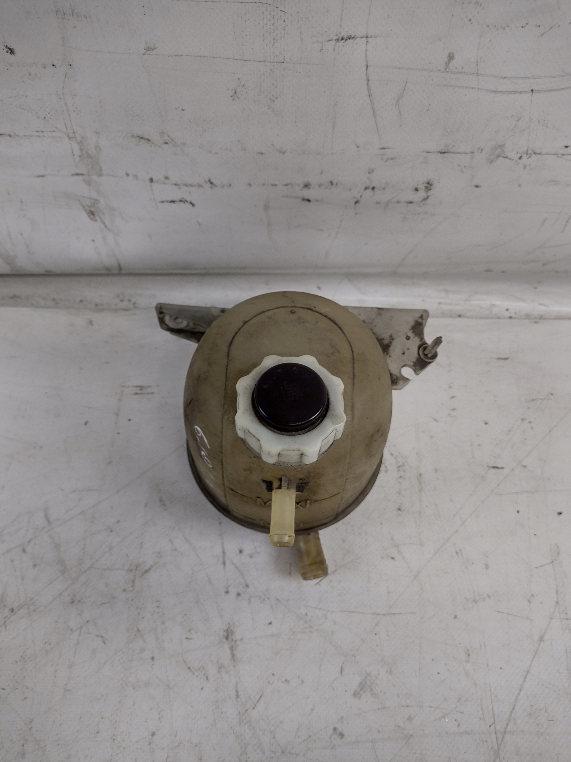 Scheibenwaschbehälter OE 7700836316 RENAULT CLIO II 1.2B 98r.
