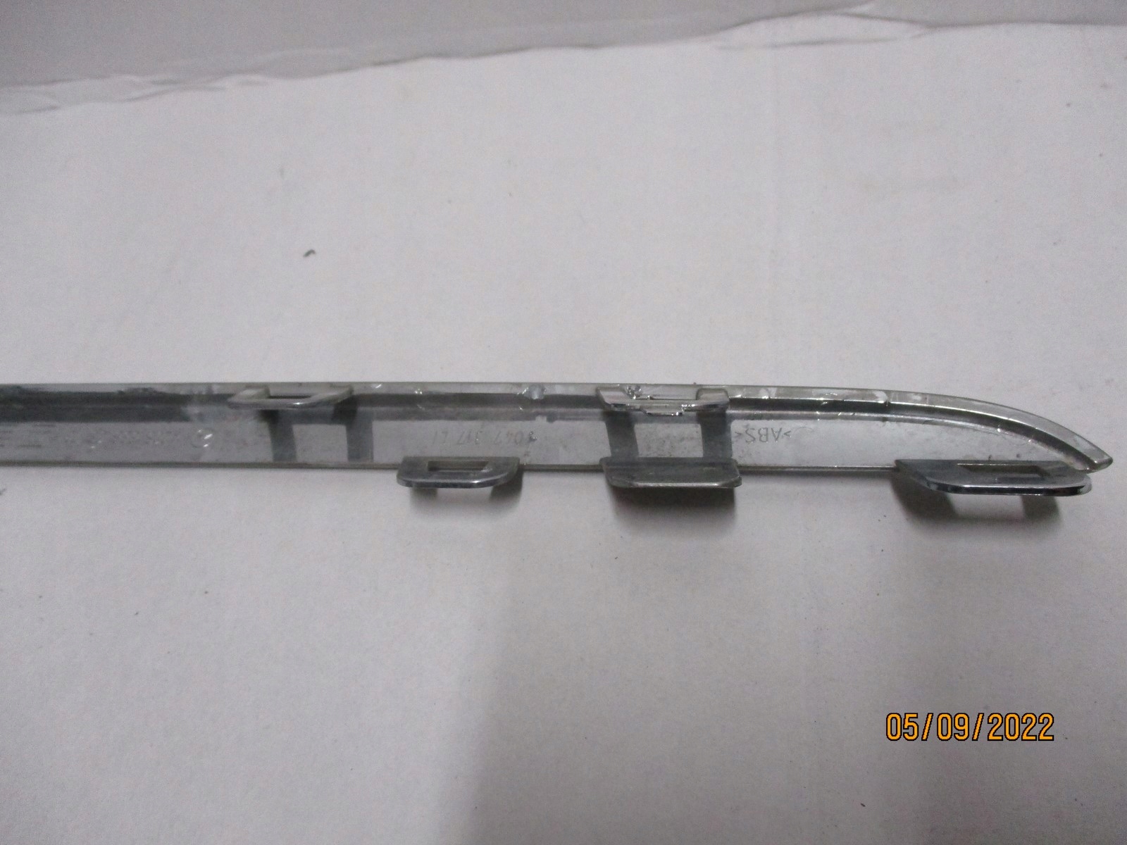 moulding CHROM MERCEDES 205 A2058880573 left