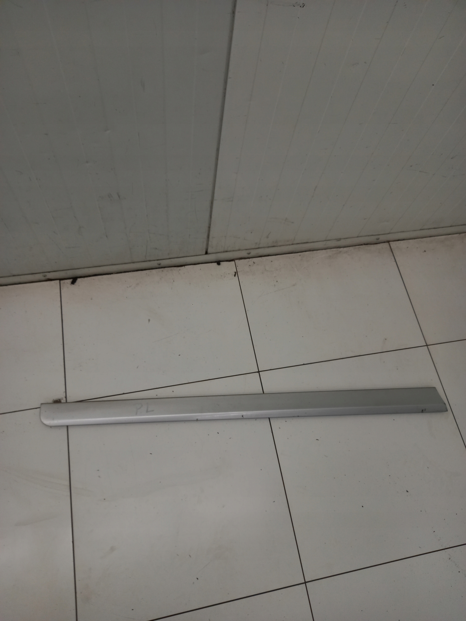 moulding door left front AUDI A4 B7