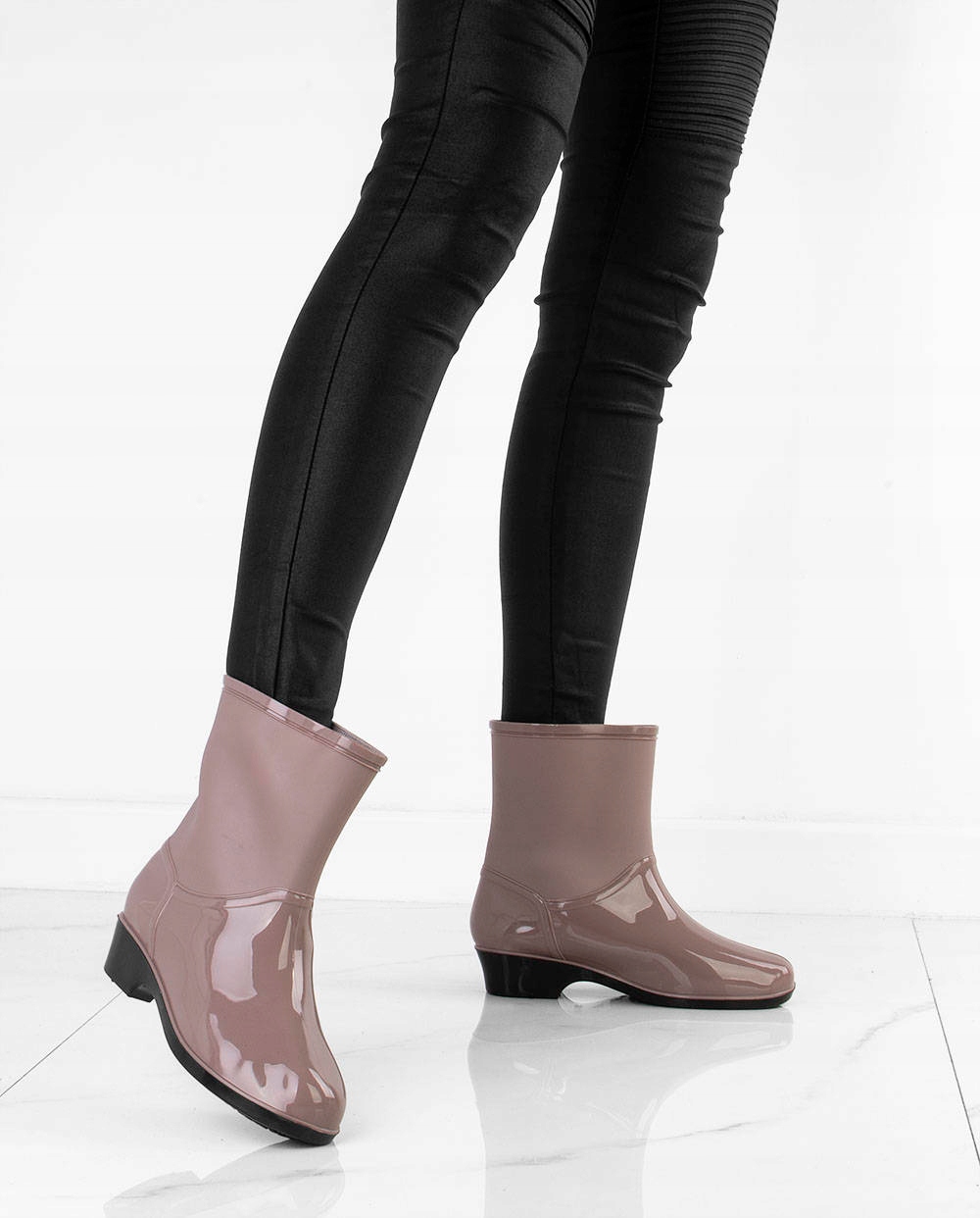 RÓŻOWE KRÓTKIE KALOSZE BOTKI DAMSKIE 39 Wzór dominujący bez wzoru