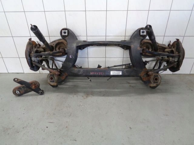 OŚ TYŁ BELKA MERCEDES CLC W203 2009r