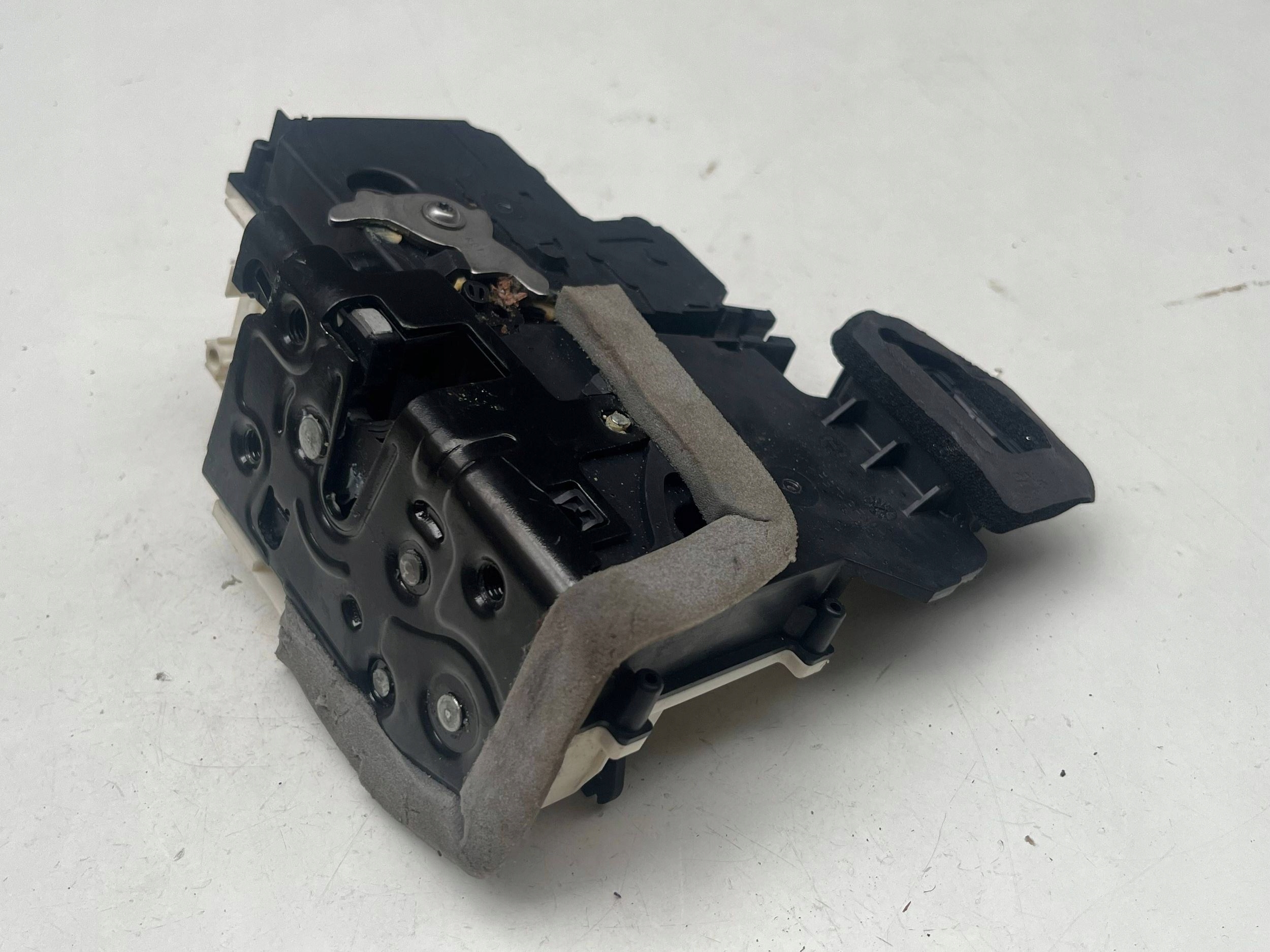 AUDI A6 A7 C8 lock door right rear part 4K0839016P @M