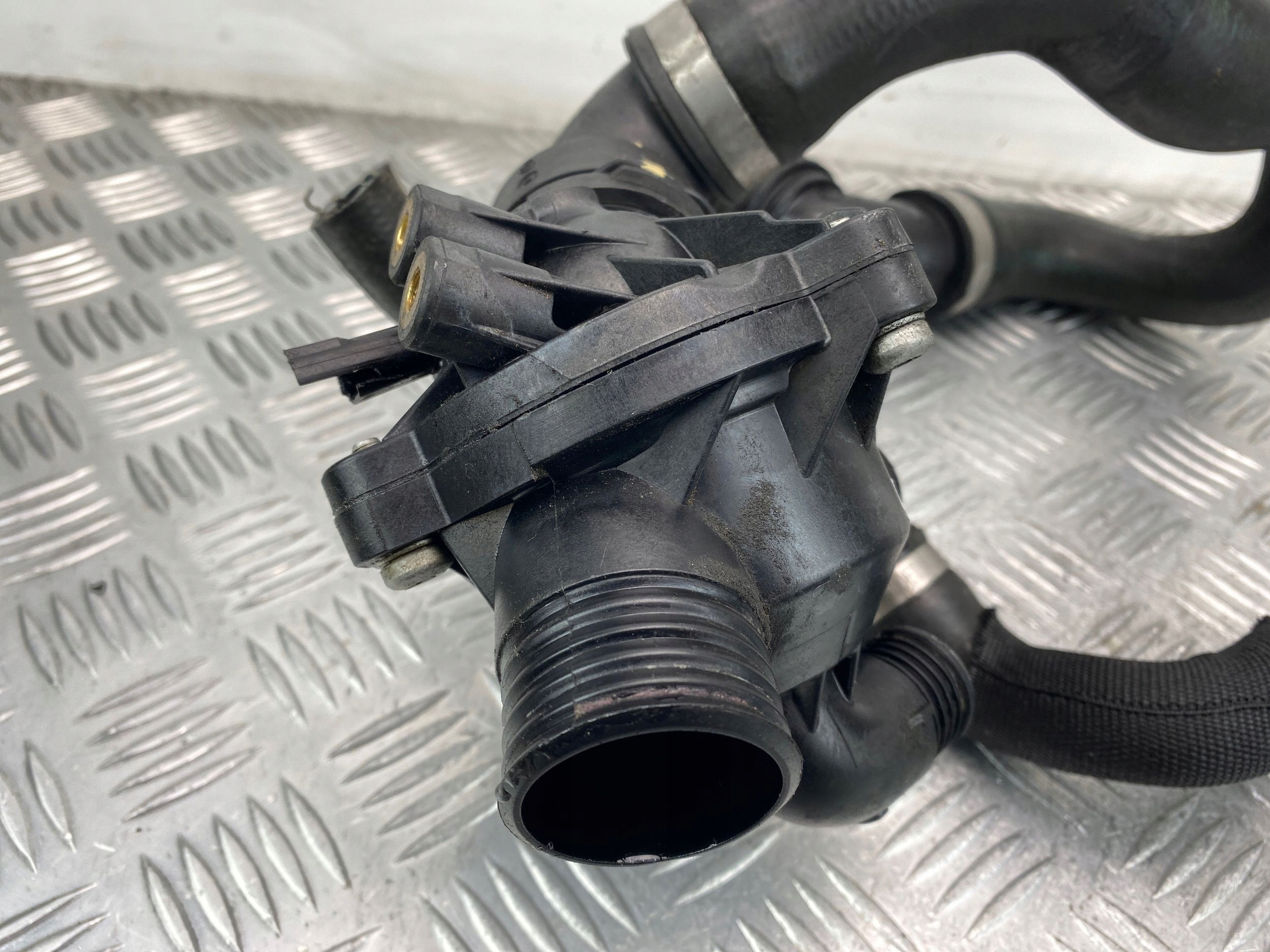 termostato N55 BMW E70/E71 E90/E91/E92 11537601158