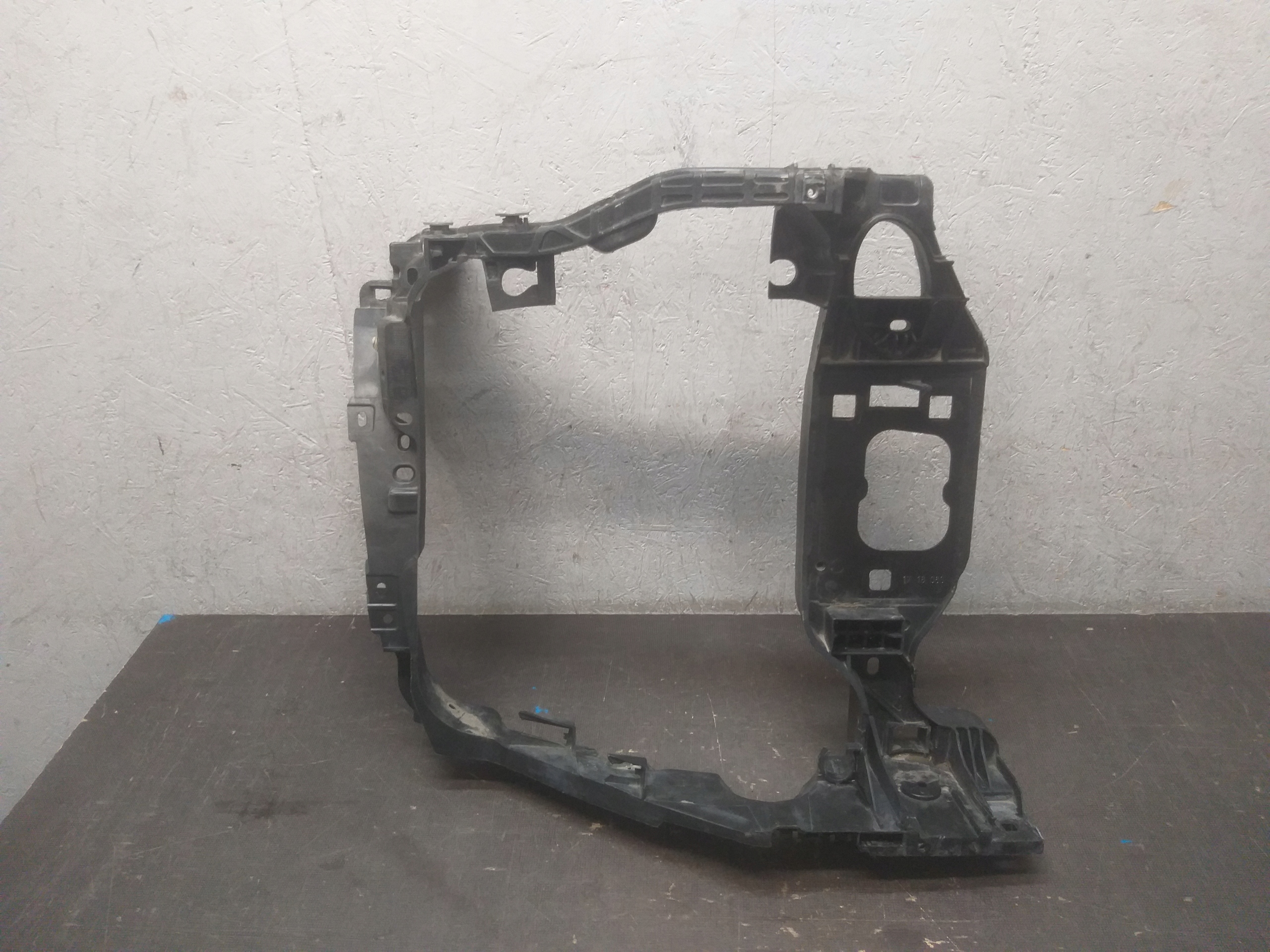 support panel for radiators OKULAR right PORSCHE MACAN 95B 95B805594