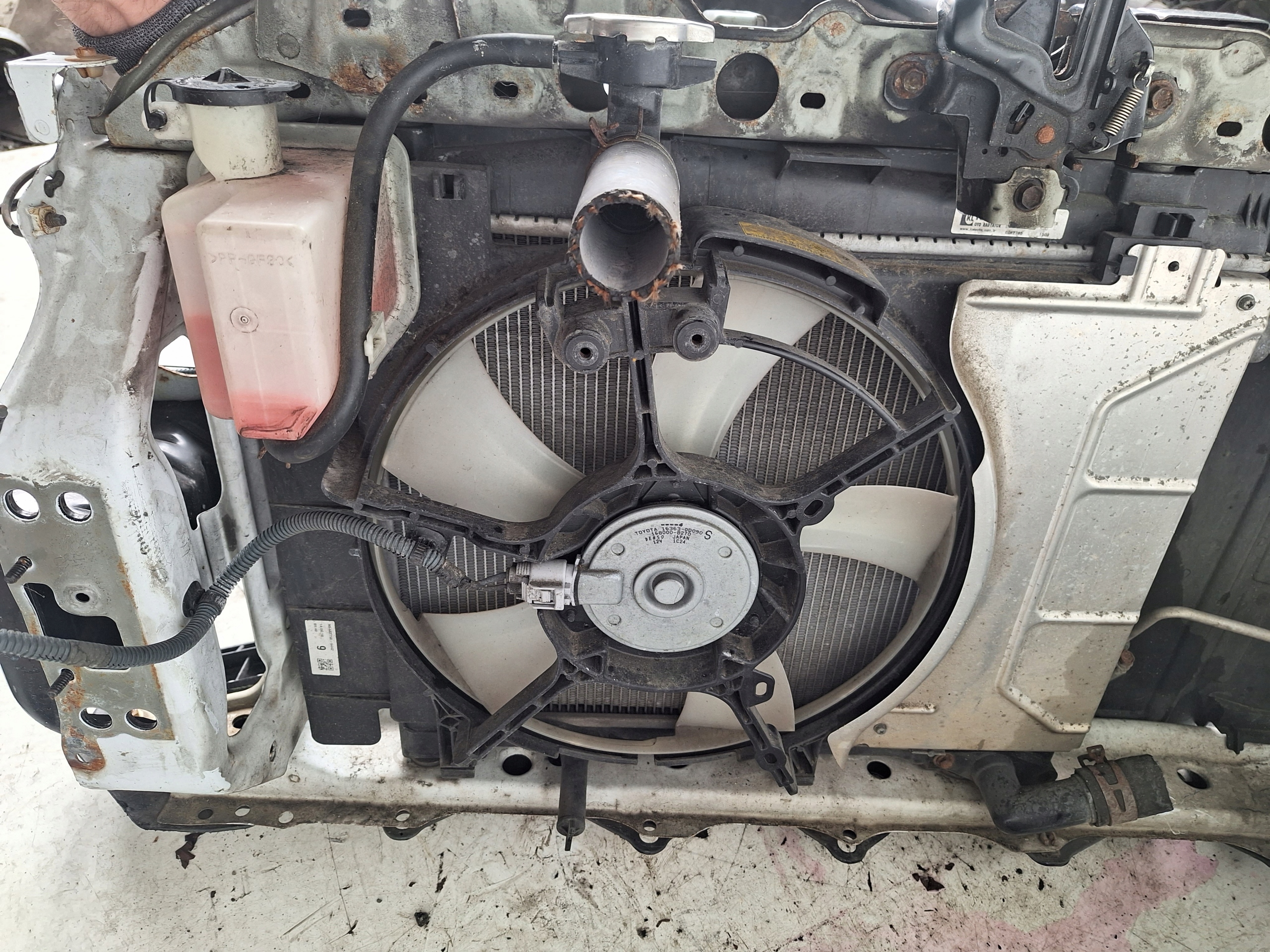 TOYOTA YARIS III 11-14 support panel for radiators 1.3B