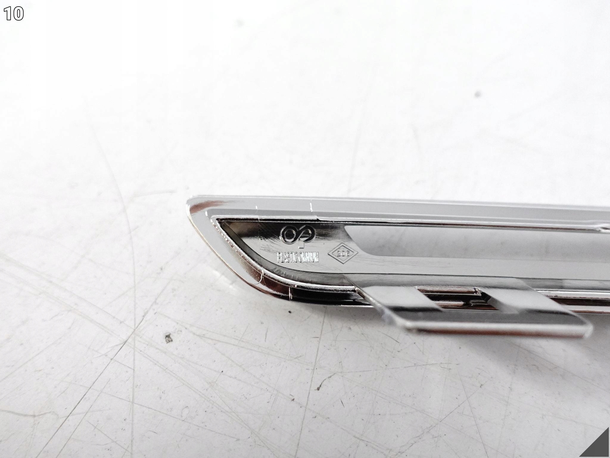 RENAULT MEGANE IV 4 16-20 moulding CHROM GRILLA grille front upper left
