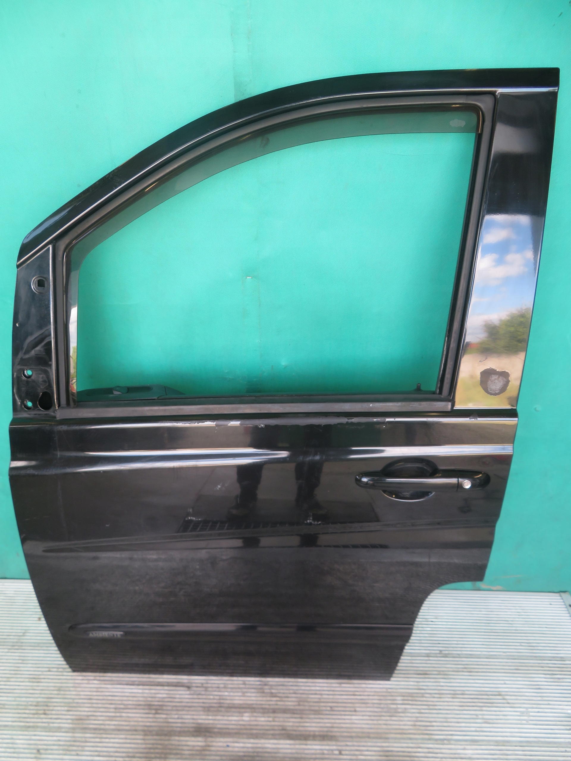 dveře levý předek MERCEDES VIANO VITO 11R