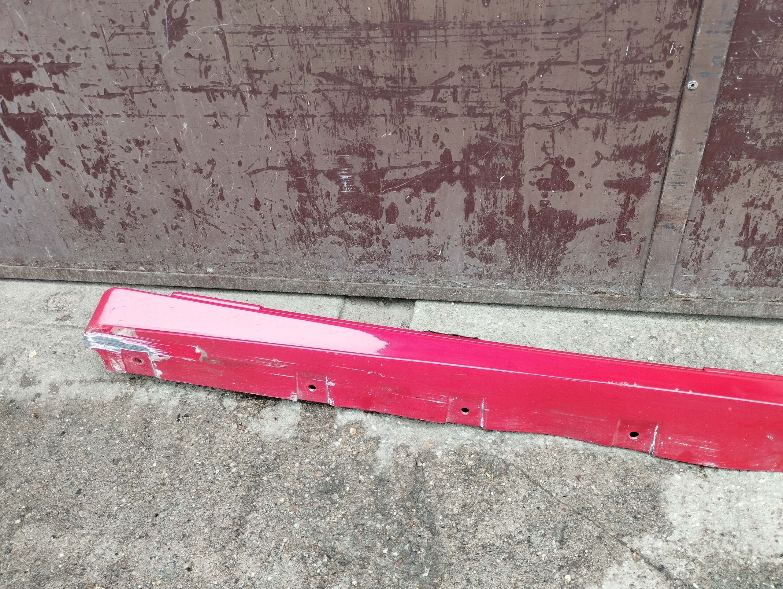 порог левый FERRARI 458 81361900