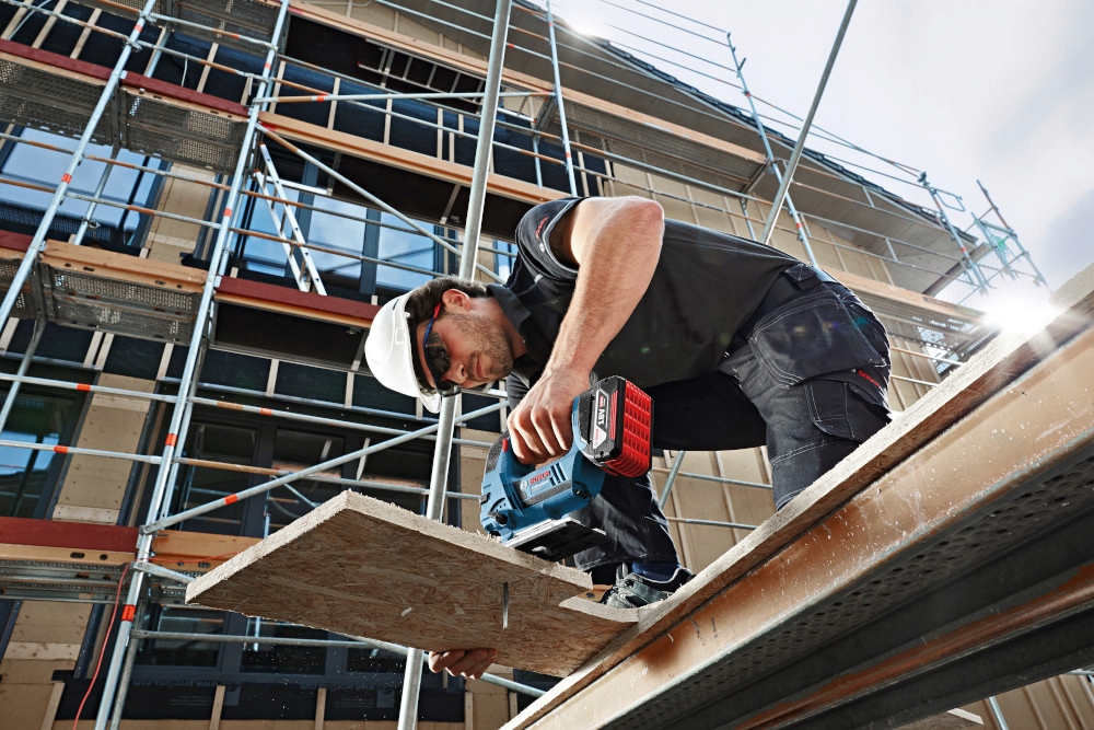 BOSCH GST18 WYRZYNARKA AKUMULATOROWA BODY Rodzaj silnika silnik szczotkowy